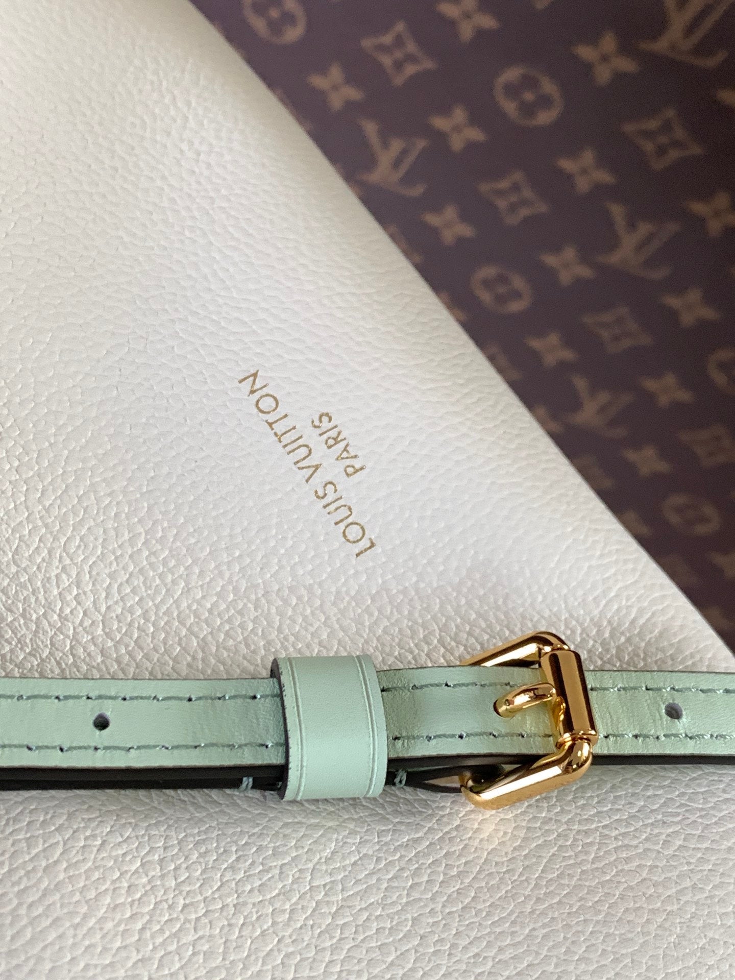 LV M26905 Express PM Handbag 26cm Sea Mist Cowhide GHW mysite