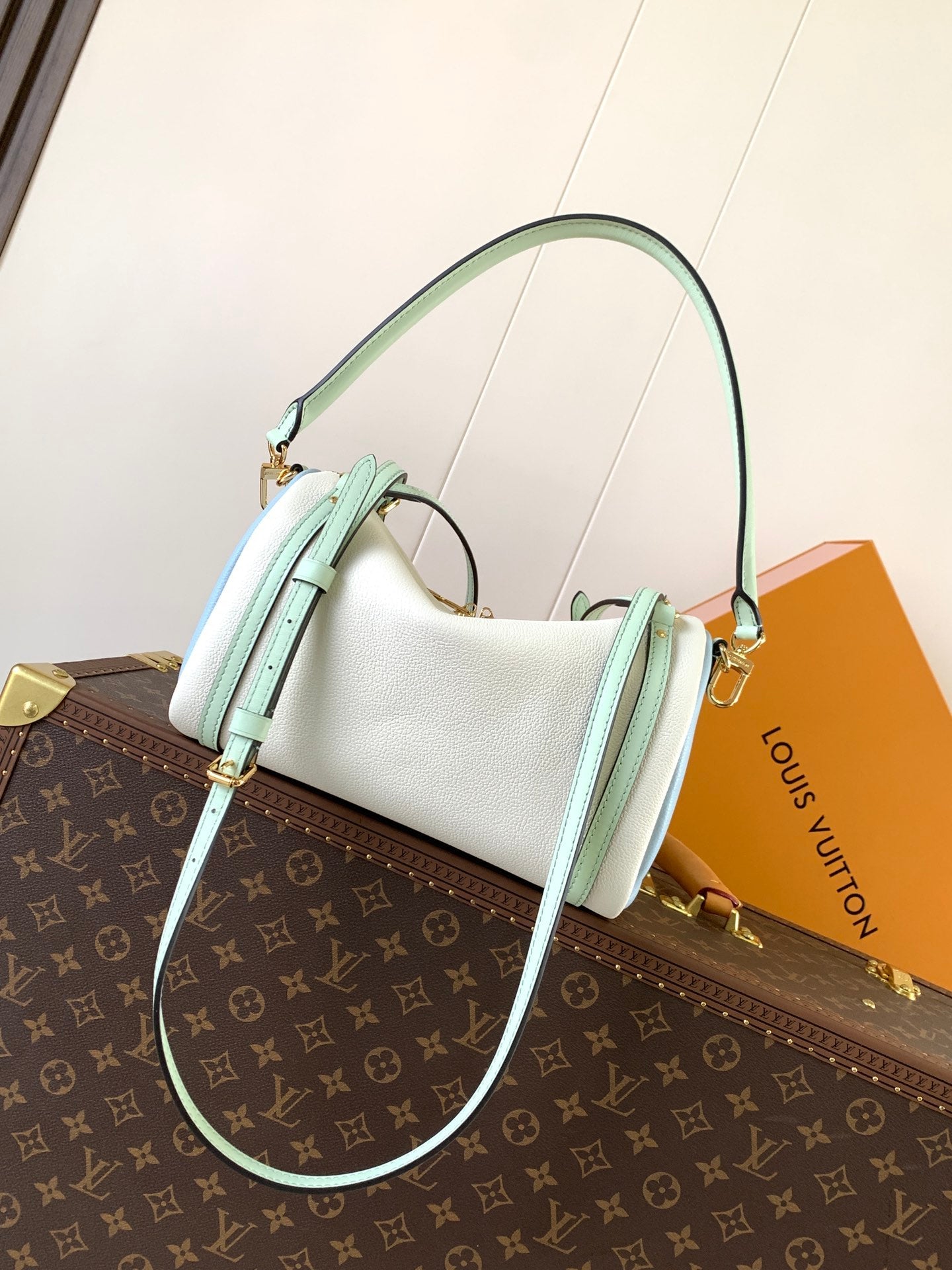 LV M26905 Express PM Handbag 26cm Sea Mist Cowhide GHW mysite