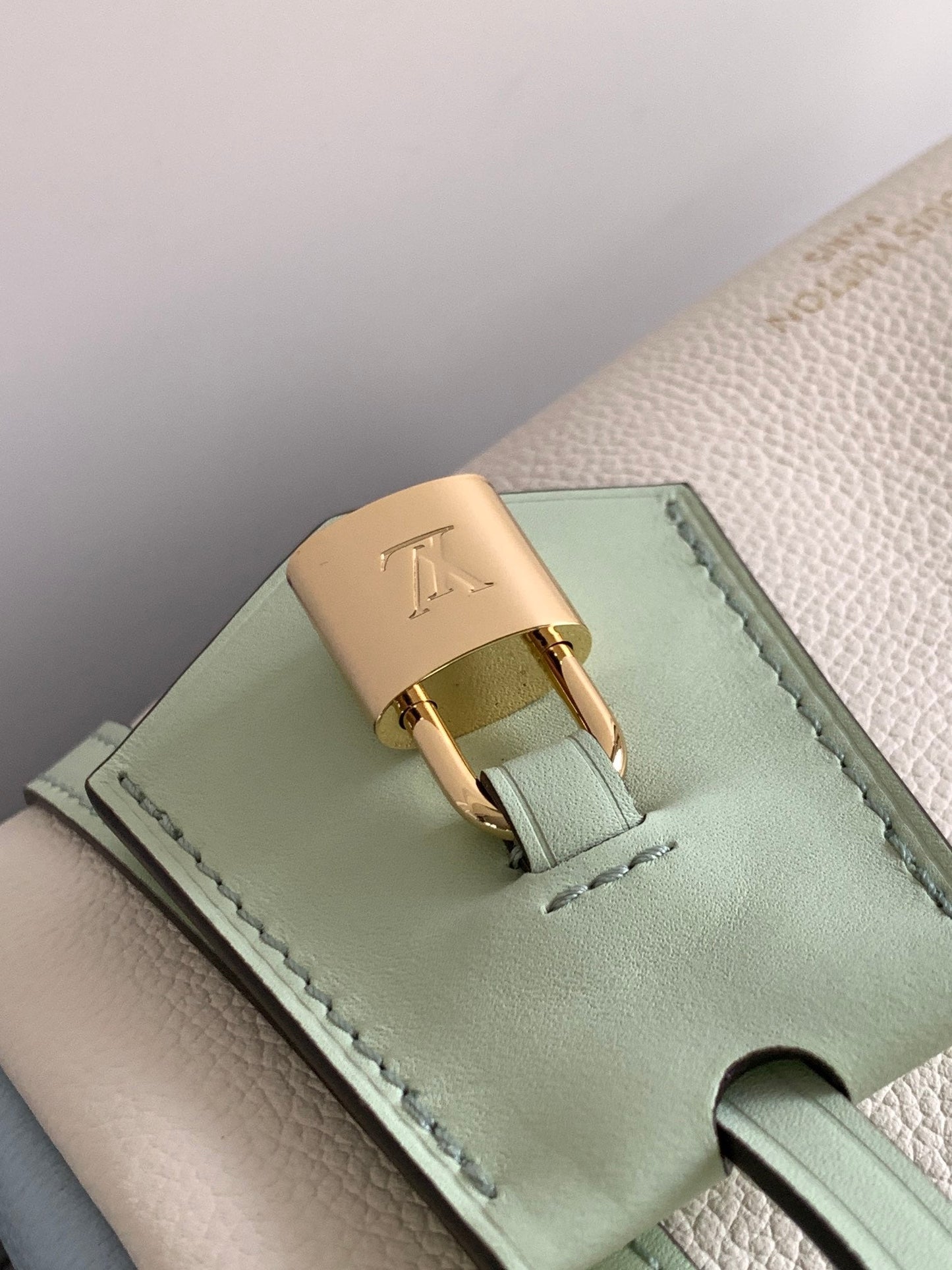 LV M26905 Express PM Handbag 26cm Sea Mist Cowhide GHW mysite