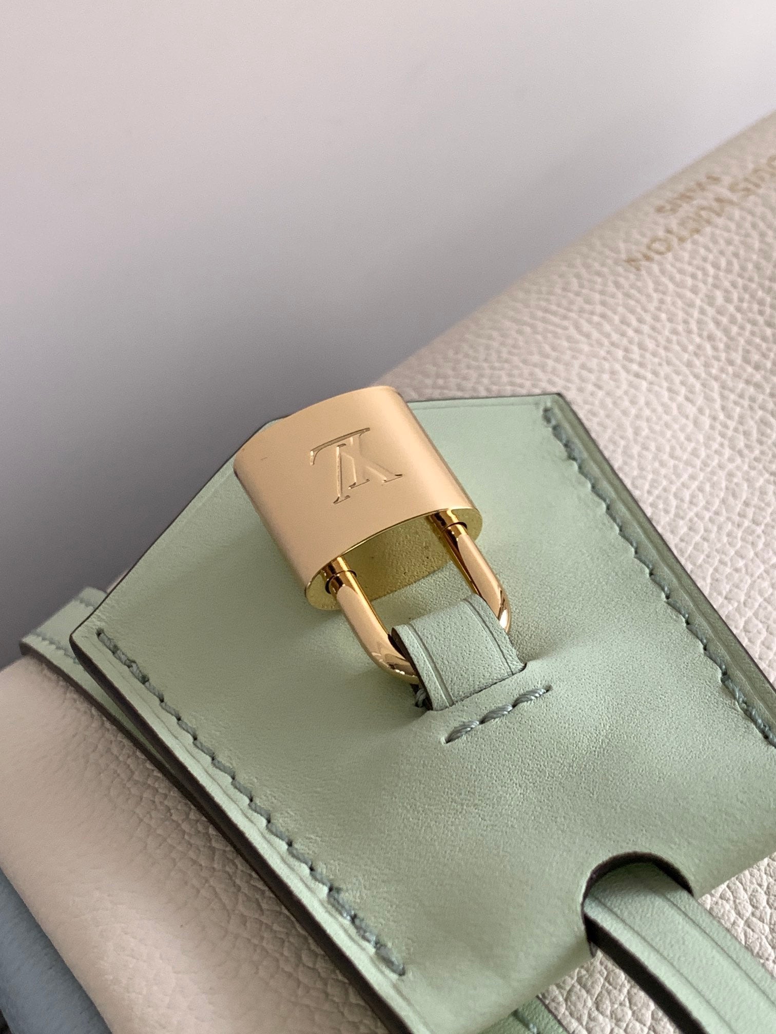 LV M26905 Express PM Handbag 26cm Sea Mist Cowhide GHW mysite