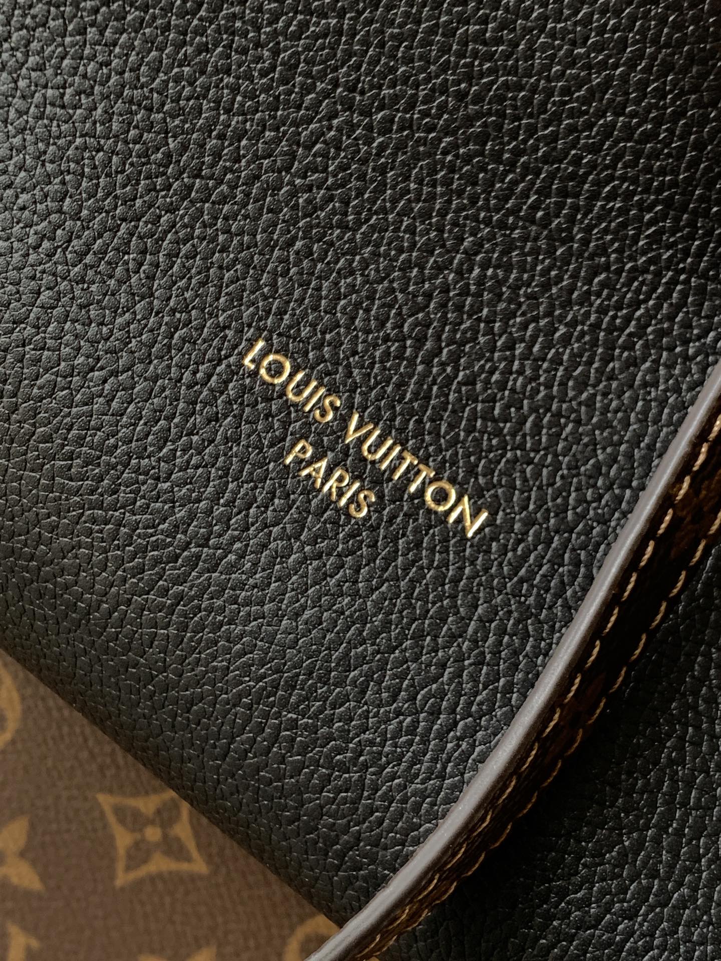 LV M26037 Express Travel 45cm Black Cowhide GHW mysite