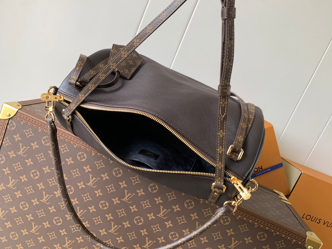LV M26359 Express MM Handbag 36cm Black Cowhide GHW mysite