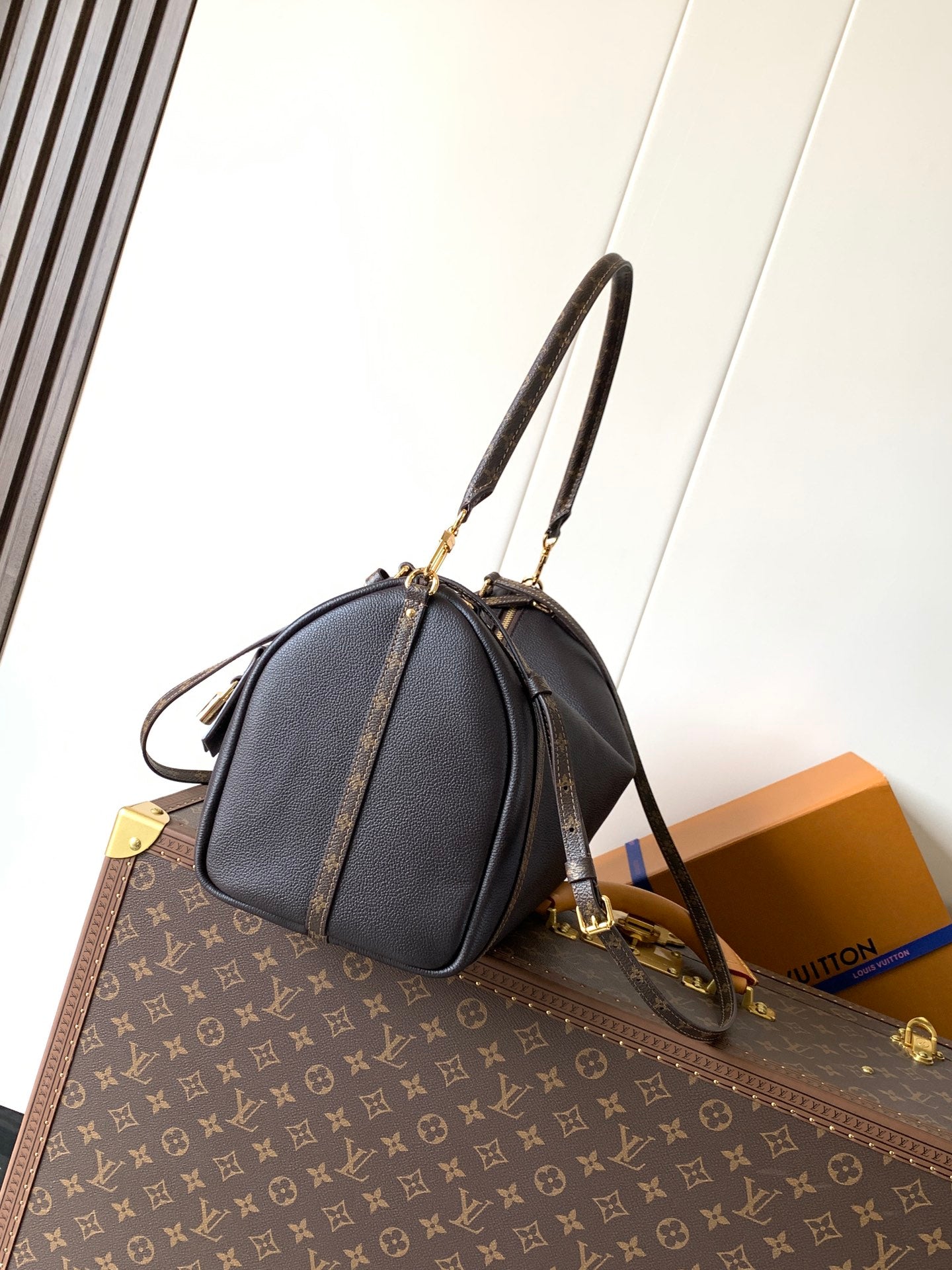 LV M26359 Express MM Handbag 36cm Black Cowhide GHW mysite