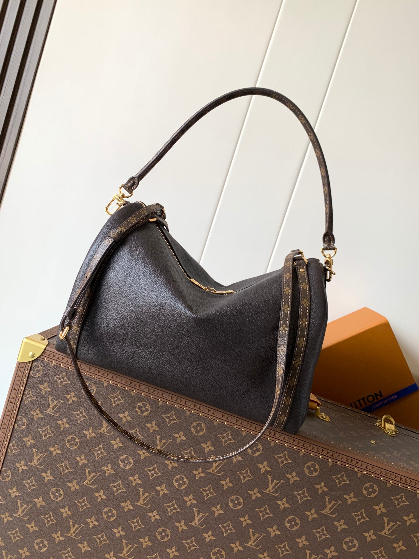 LV M26359 Express MM Handbag 36cm Black Cowhide GHW mysite