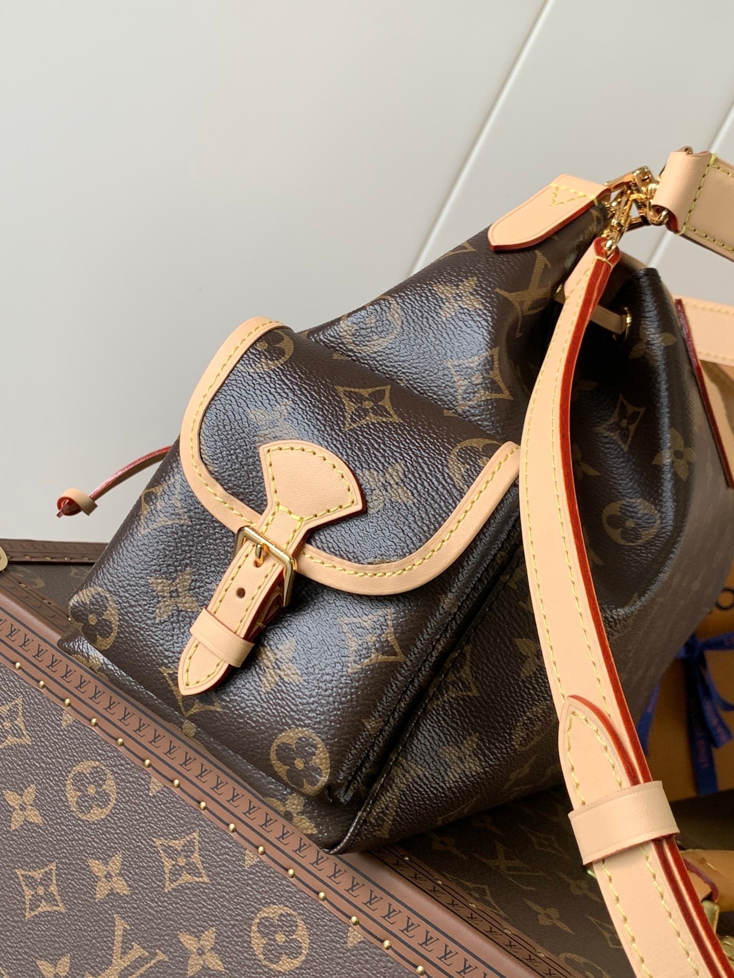 LV Odyssee MM 36cm Brown Beige Monogram Canvas & Cowhide mysite