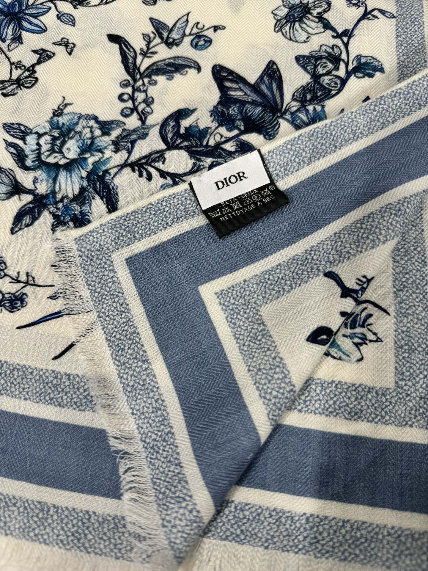 SCARF 180 CM IN WHITE MIX LIGHT BLUE CASHMERE AND SILK 408420 mysite