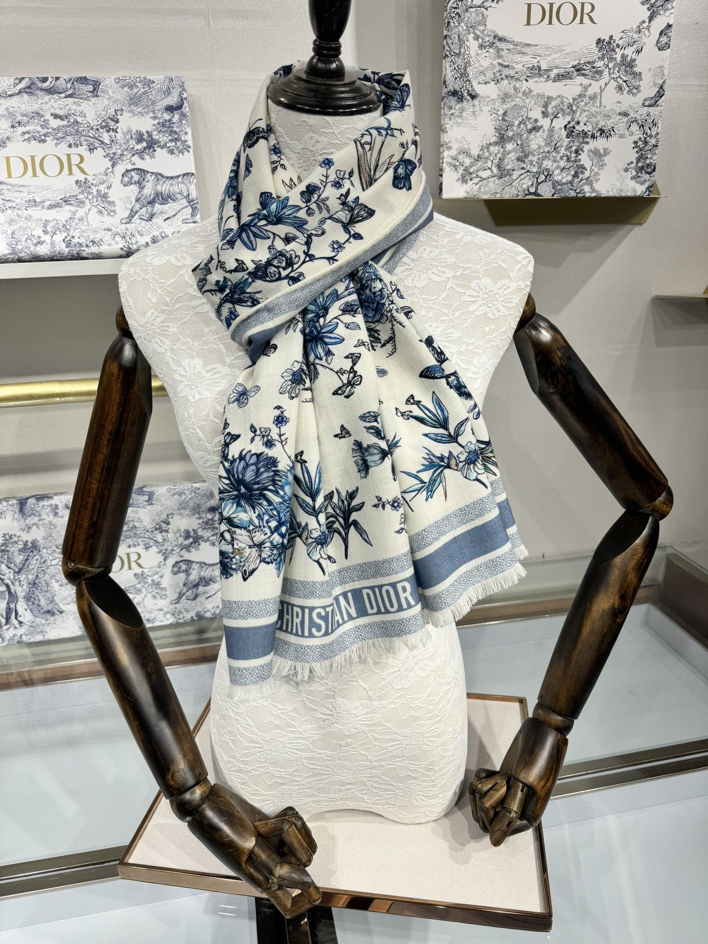 SCARF 180 CM IN WHITE MIX LIGHT BLUE CASHMERE AND SILK 408420 mysite