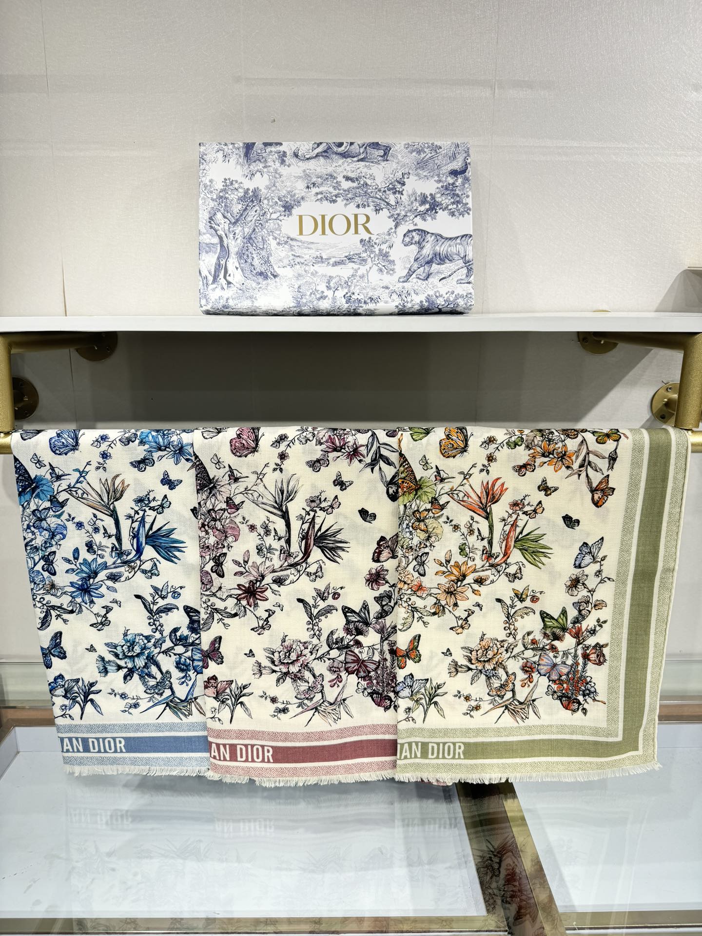 SCARF 180 CM IN WHITE MIX LIGHT BLUE CASHMERE AND SILK 408420 mysite