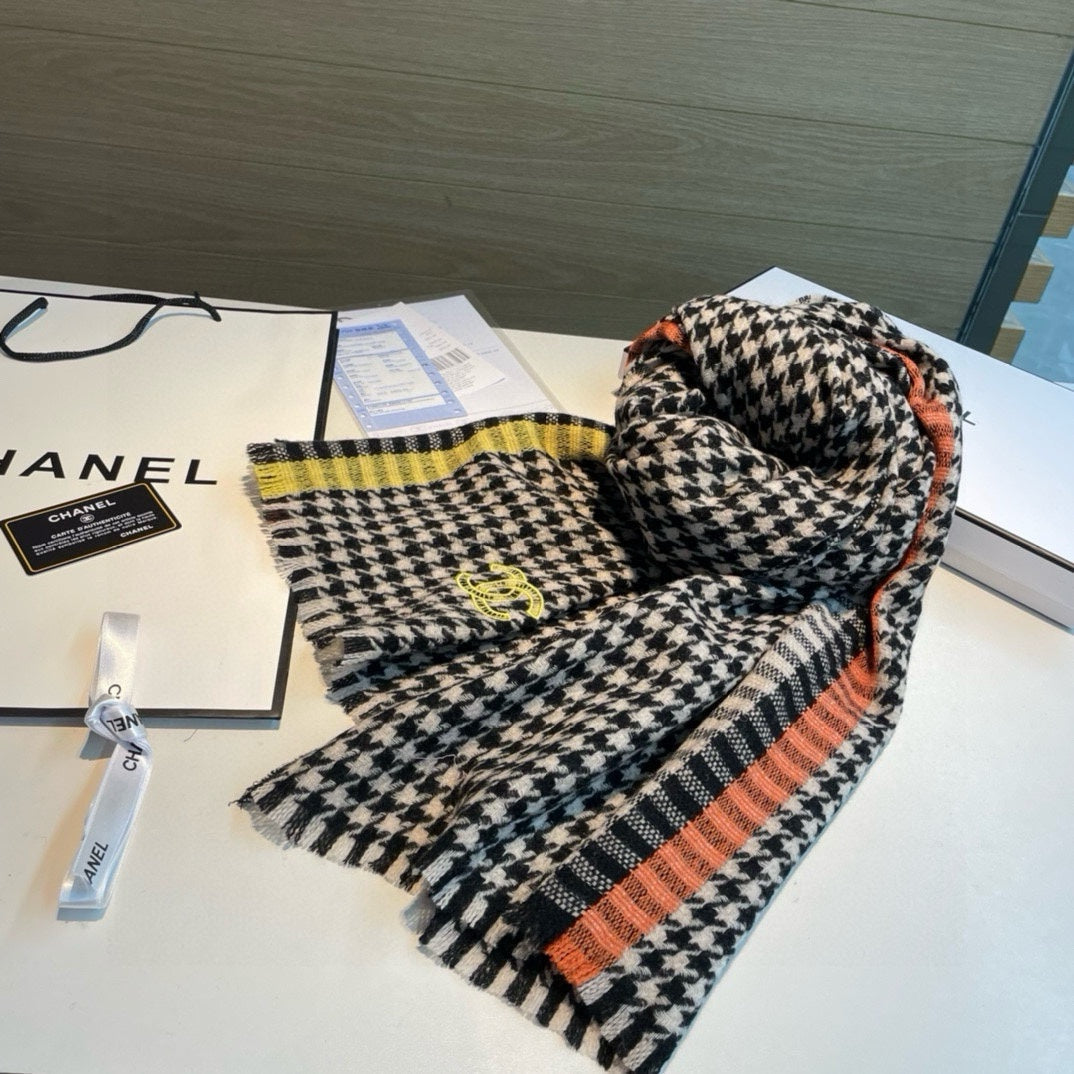 SCARF 190 CM IN BLACK CHECKERED PATTERN CASHMERE 387912 mysite