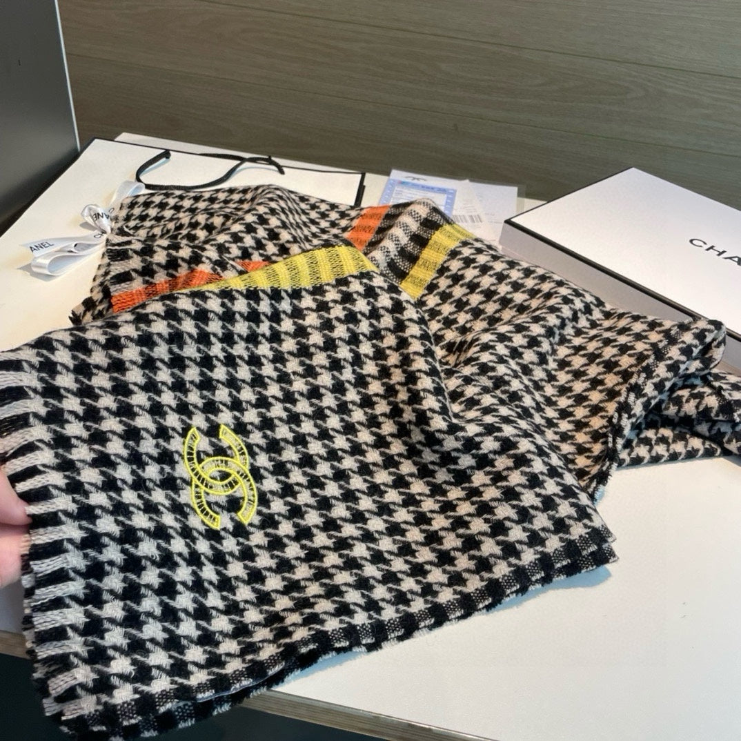 SCARF 190 CM IN BLACK CHECKERED PATTERN CASHMERE 387912 mysite