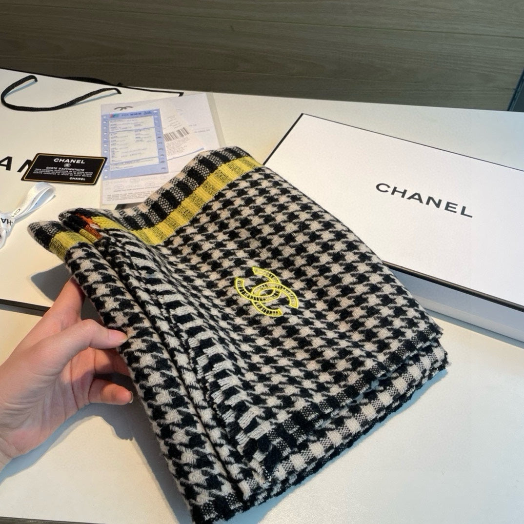 SCARF 190 CM IN BLACK CHECKERED PATTERN CASHMERE 387912 mysite