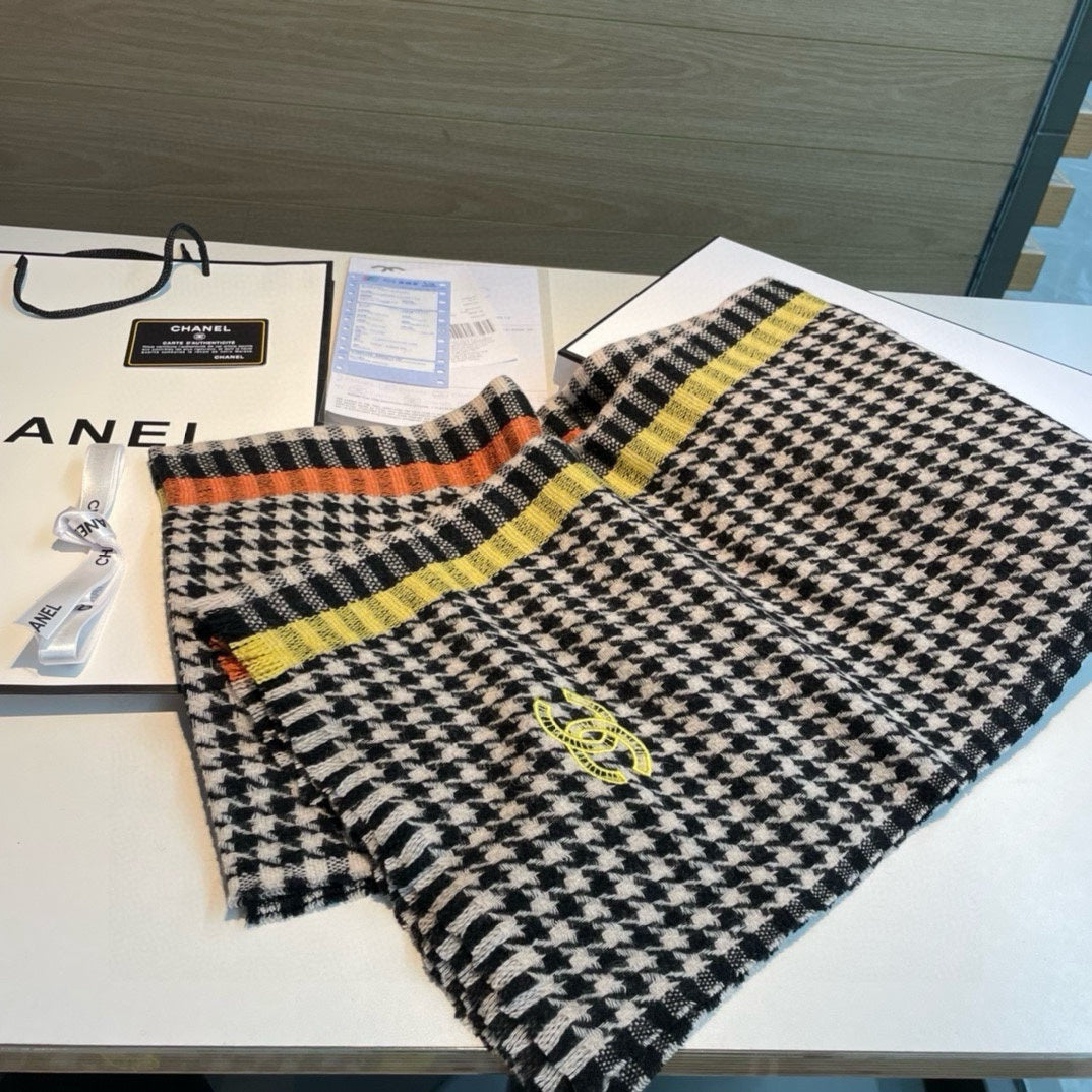 SCARF 190 CM IN BLACK CHECKERED PATTERN CASHMERE 387912 mysite