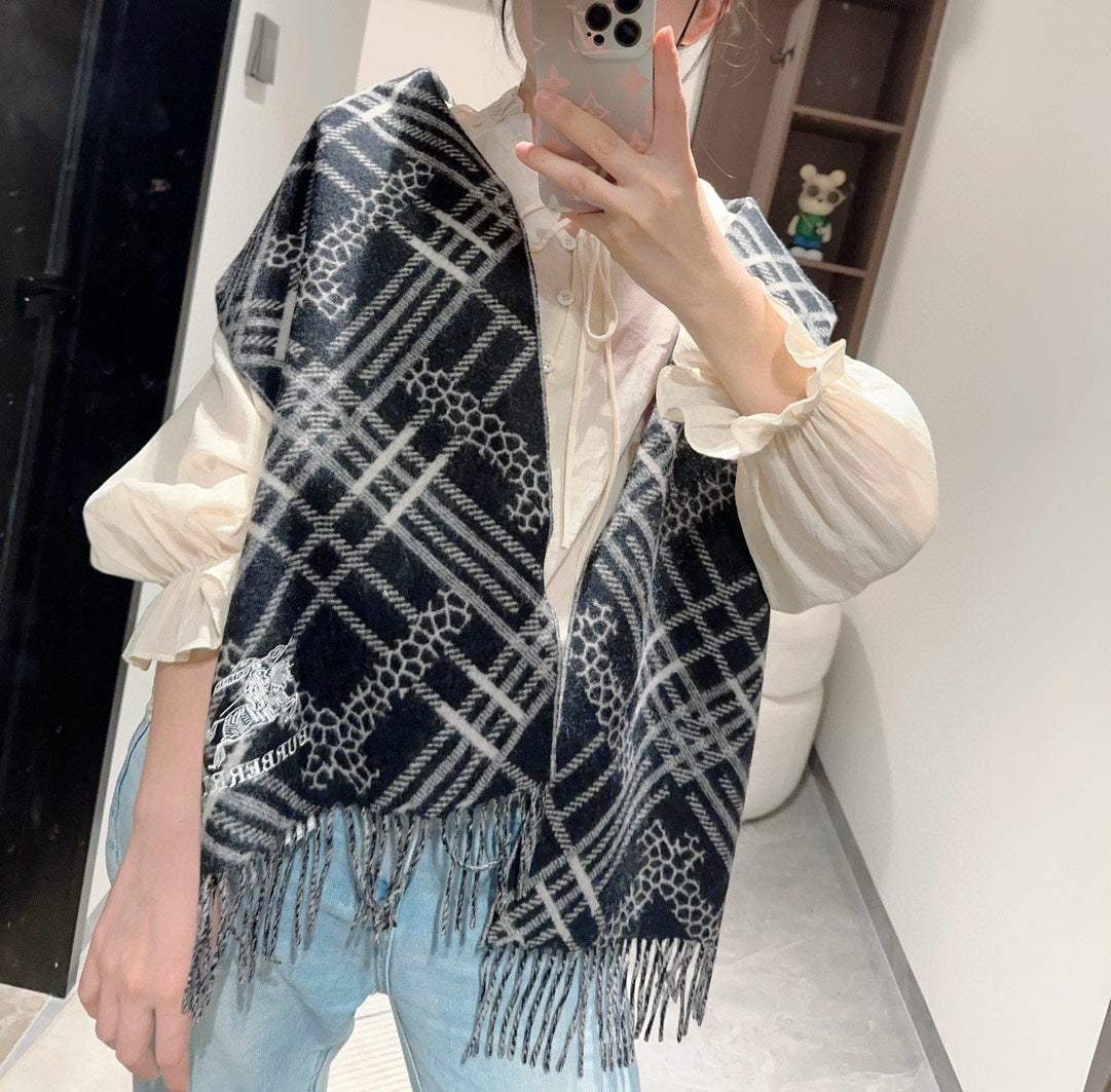 CLASSIC CHECK SCARF 168 CM IN BLACK CASHMERE 396320 mysite