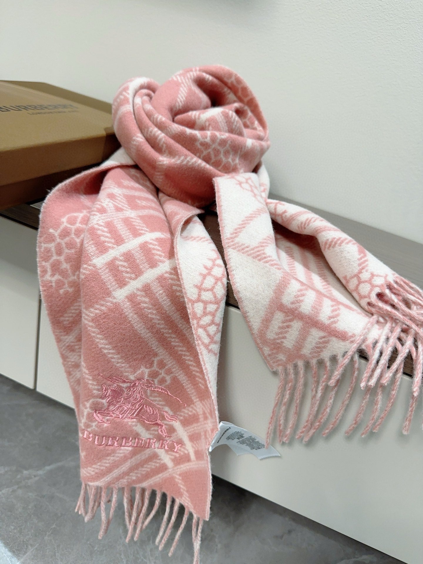 CLASSIC CHECK SCARF 168 CM IN ROSE PINK CASHMERE 396321 mysite
