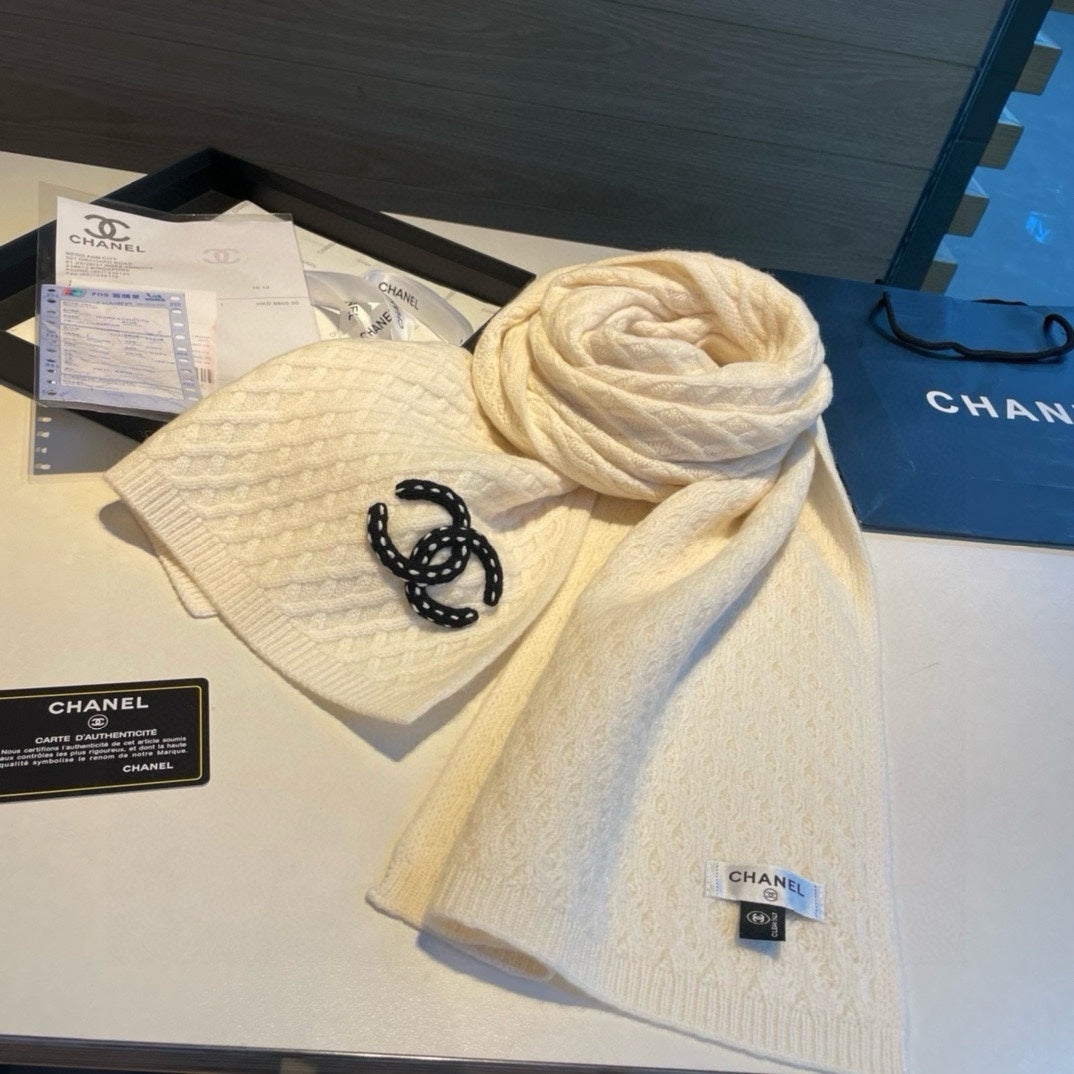 SCARF 170 CM IN WHITE CASHMERE WITH BLACK LOGO 401990 mysite