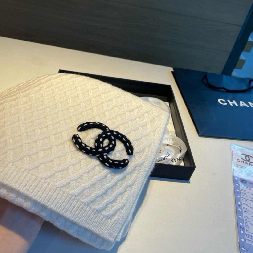 SCARF 170 CM IN WHITE CASHMERE WITH BLACK LOGO 401990 mysite