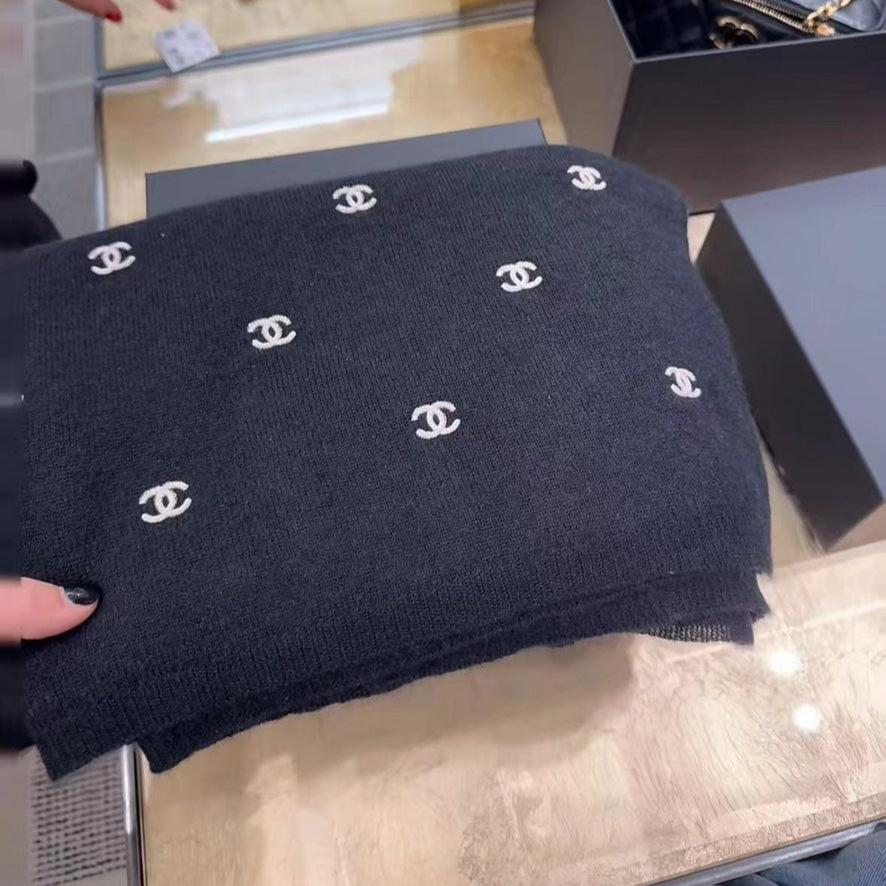 SCARF 190 CM IN BLACK CASHMERE WITH EMBROIDERED LOGO 402002 mysite