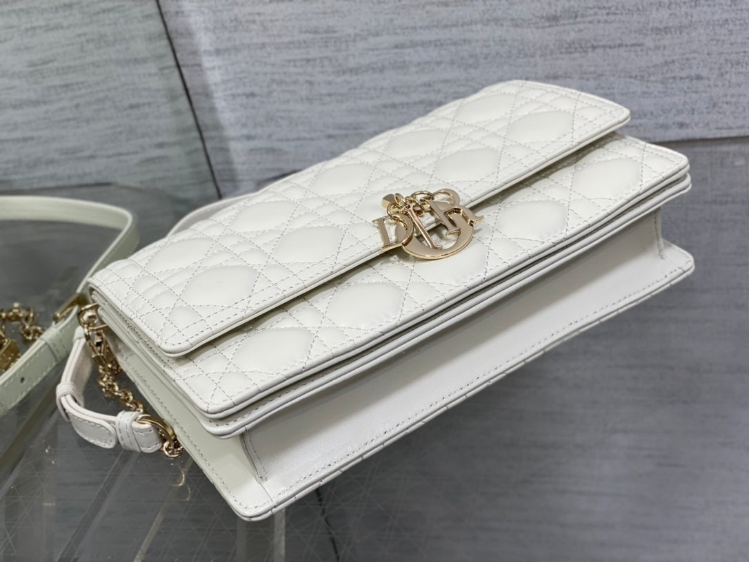 MISS CD TOP HANDLE 24CM WHITE LAMBSKIN mysite