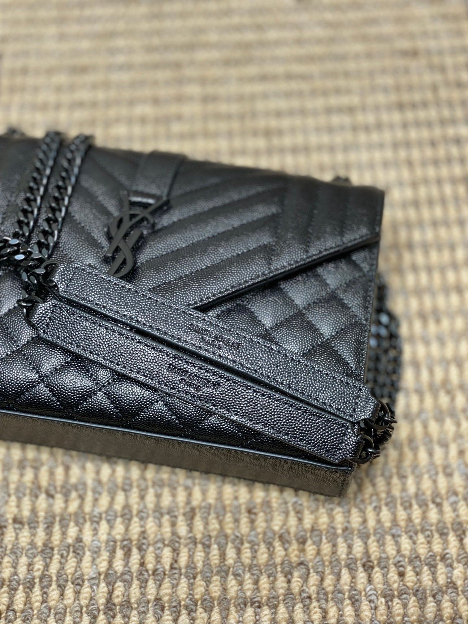 ENVELOPE CHAIN BAG 24 IN BLACK CALFSKIN mysite