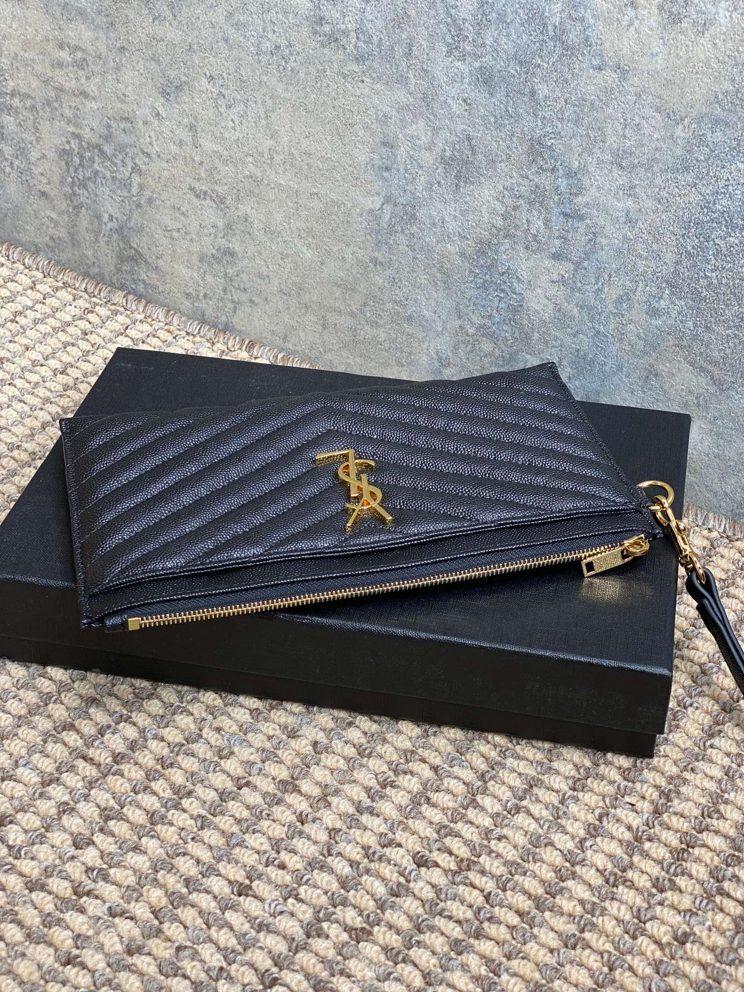 YSL Gold Hardware Logo Zipper Clutch 23cm Black Caviar Cowhide mysite