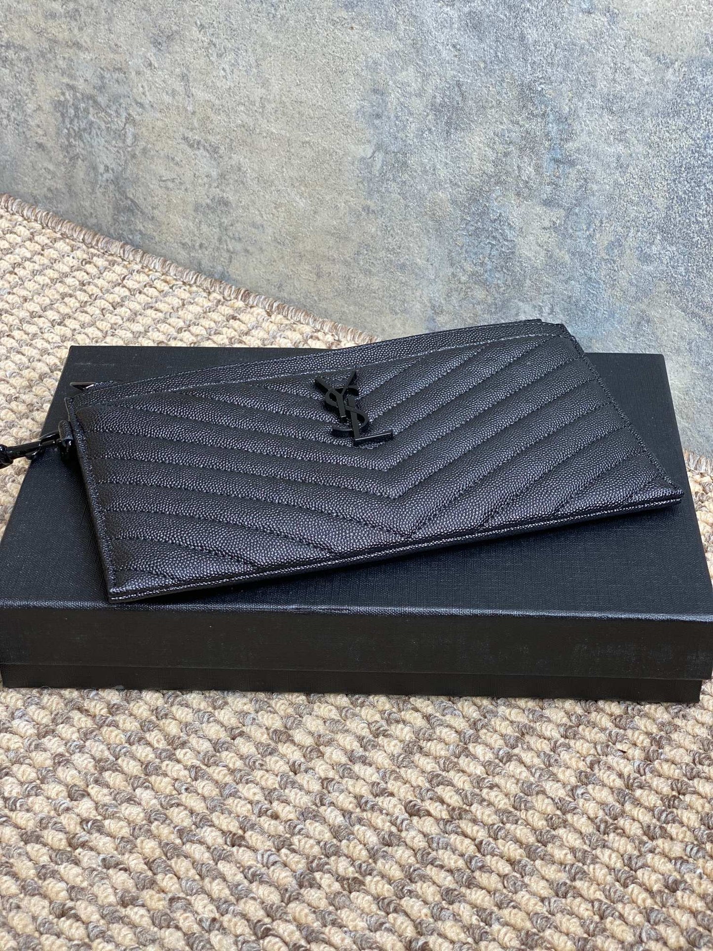 YSL Black Hardware Logo Zipper Clutch 23cm Black Caviar Cowhide mysite