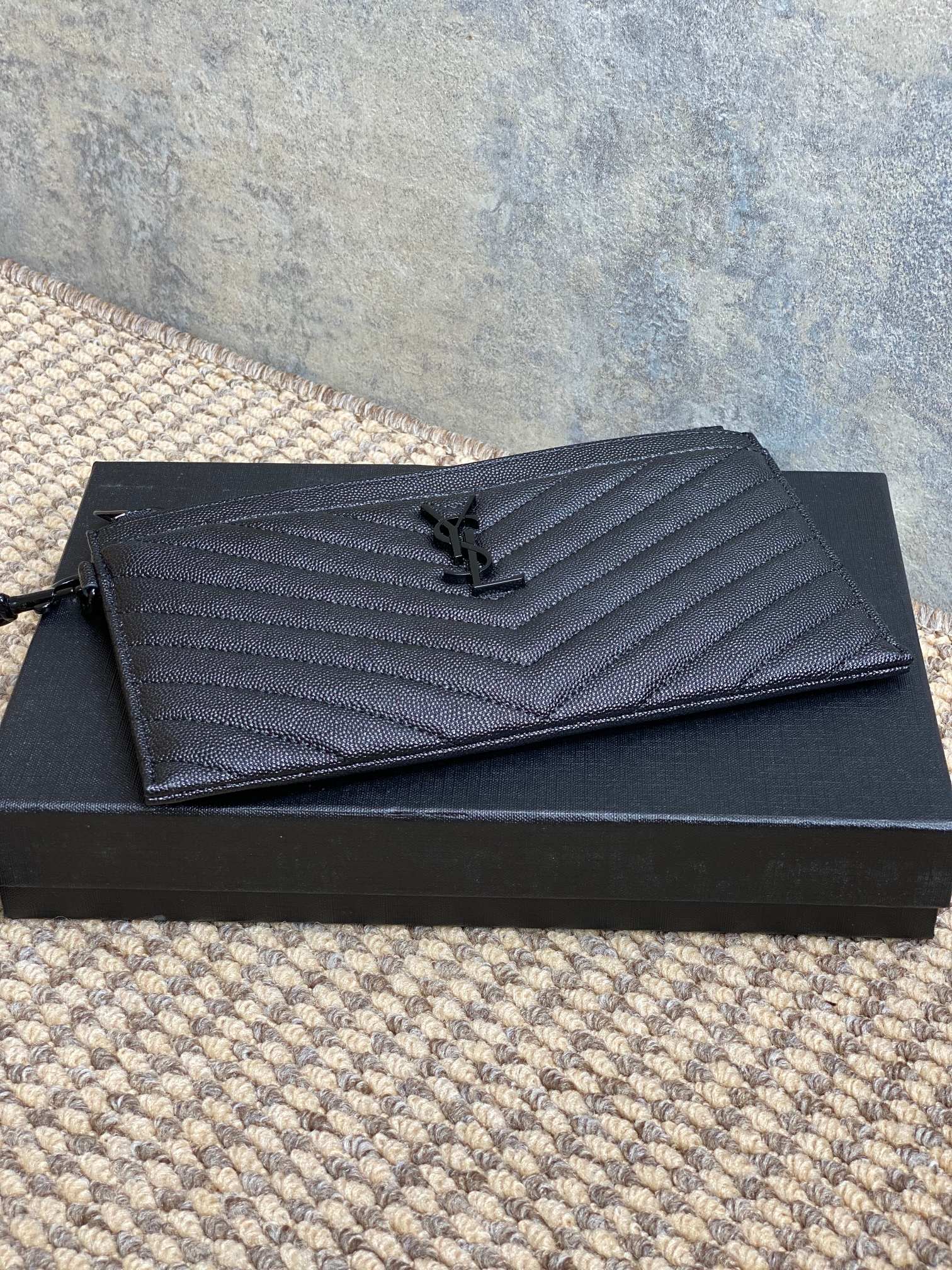 YSL Black Hardware Logo Zipper Clutch 23cm Black Caviar Cowhide mysite