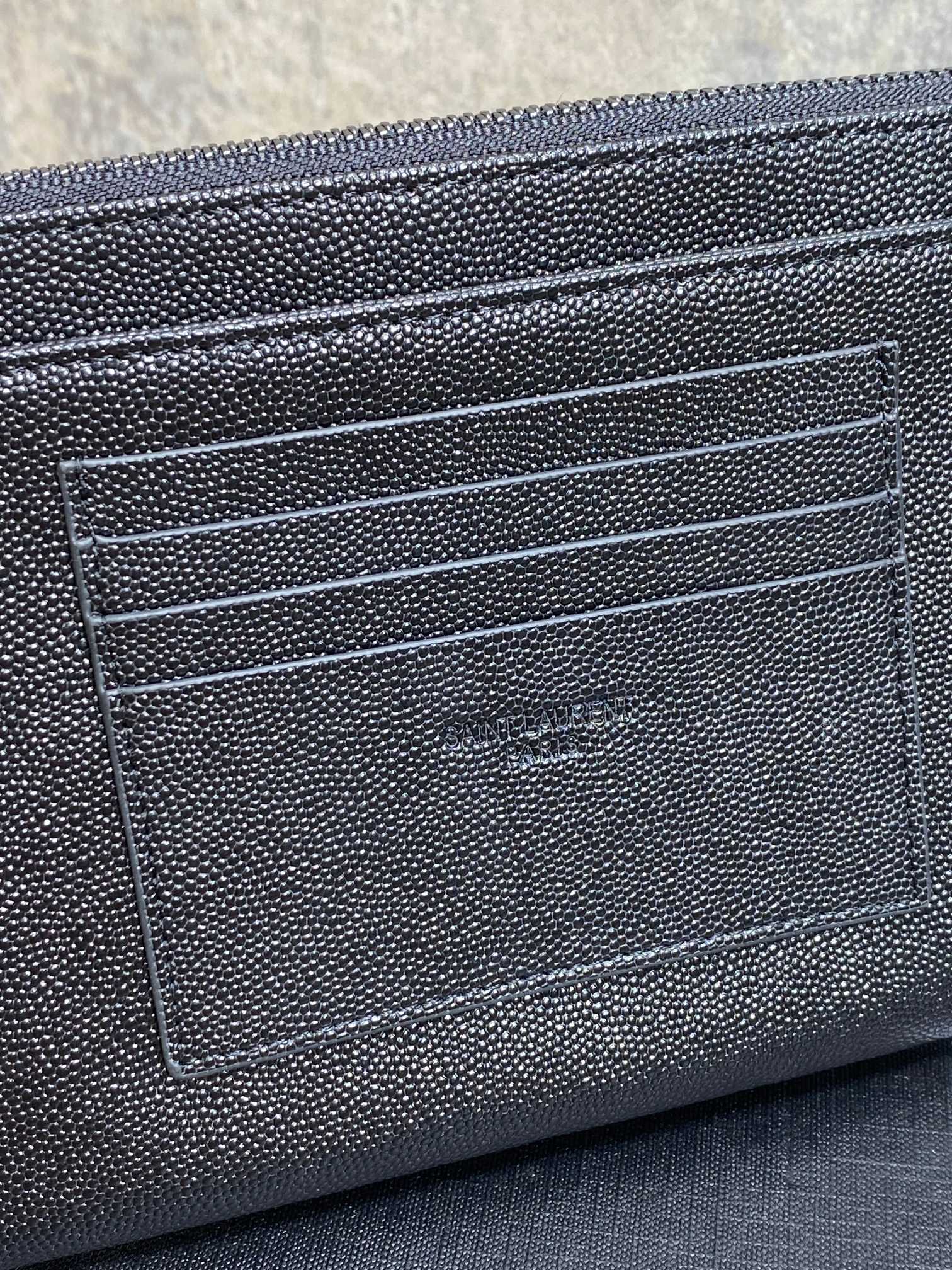 YSL Black Hardware Logo Zipper Clutch 23cm Black Caviar Cowhide mysite