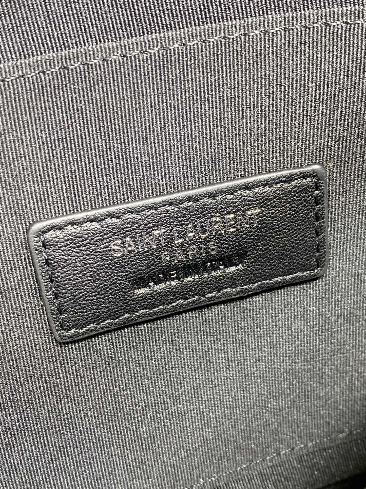 YSL Black Hardware Logo Zipper Clutch 23cm Black Caviar Cowhide mysite