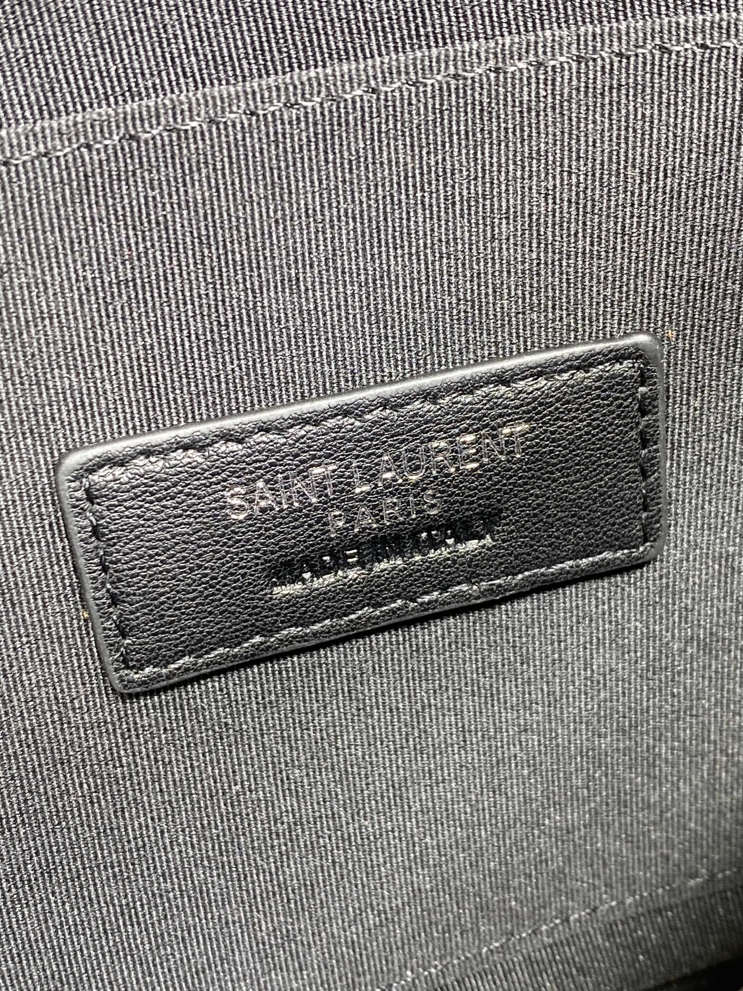 YSL Black Hardware Logo Zipper Clutch 23cm Black Caviar Cowhide mysite