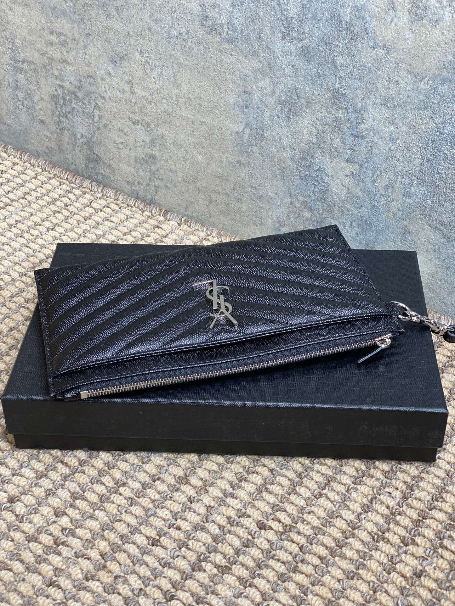 YSL Hardware Logo Zipper Clutch 23cm Black Caviar Cowhide mysite