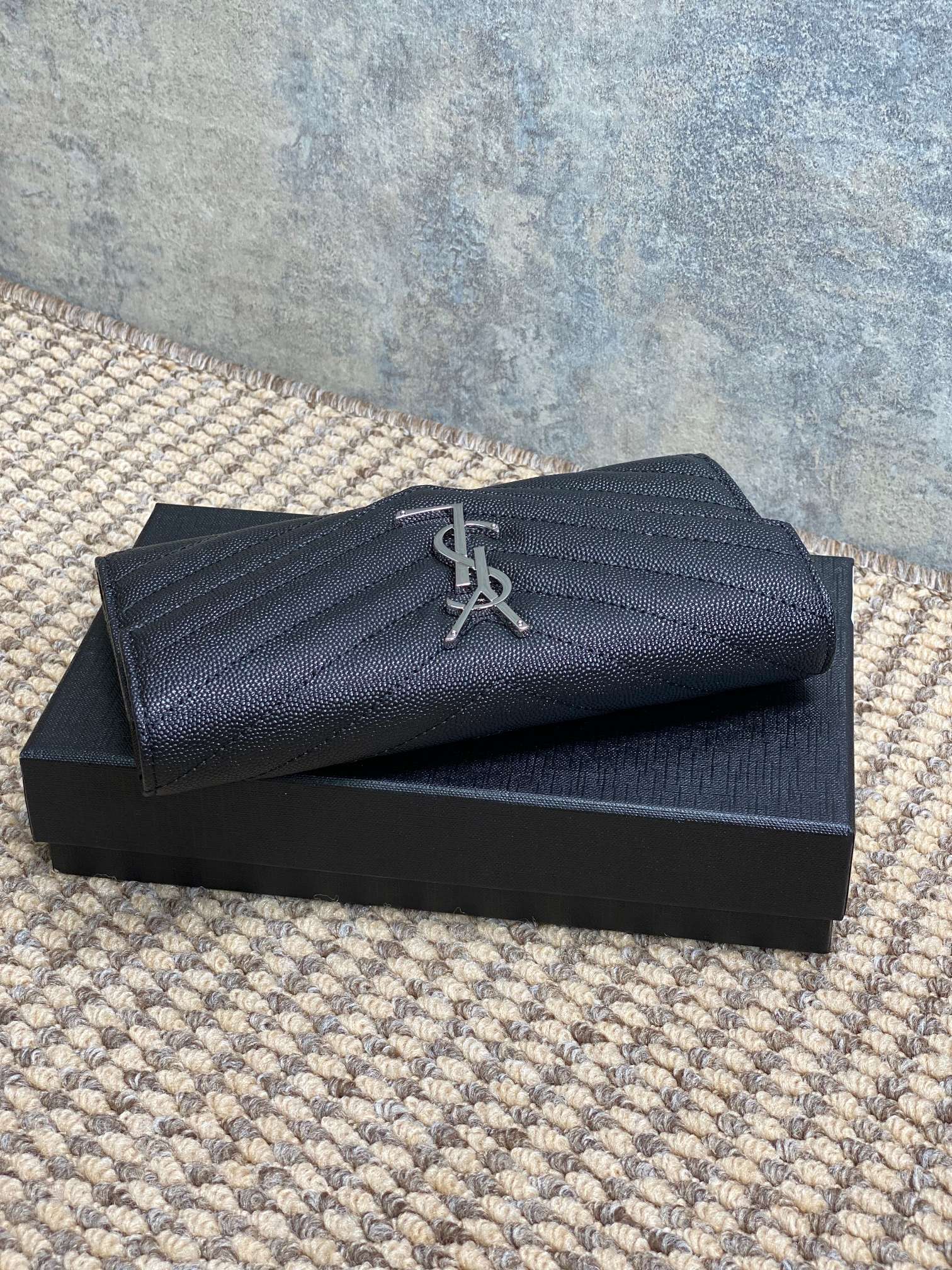YSL Cassandre Envelope Flap Wallet Black Caviar Cowhide Sliver HW mysite