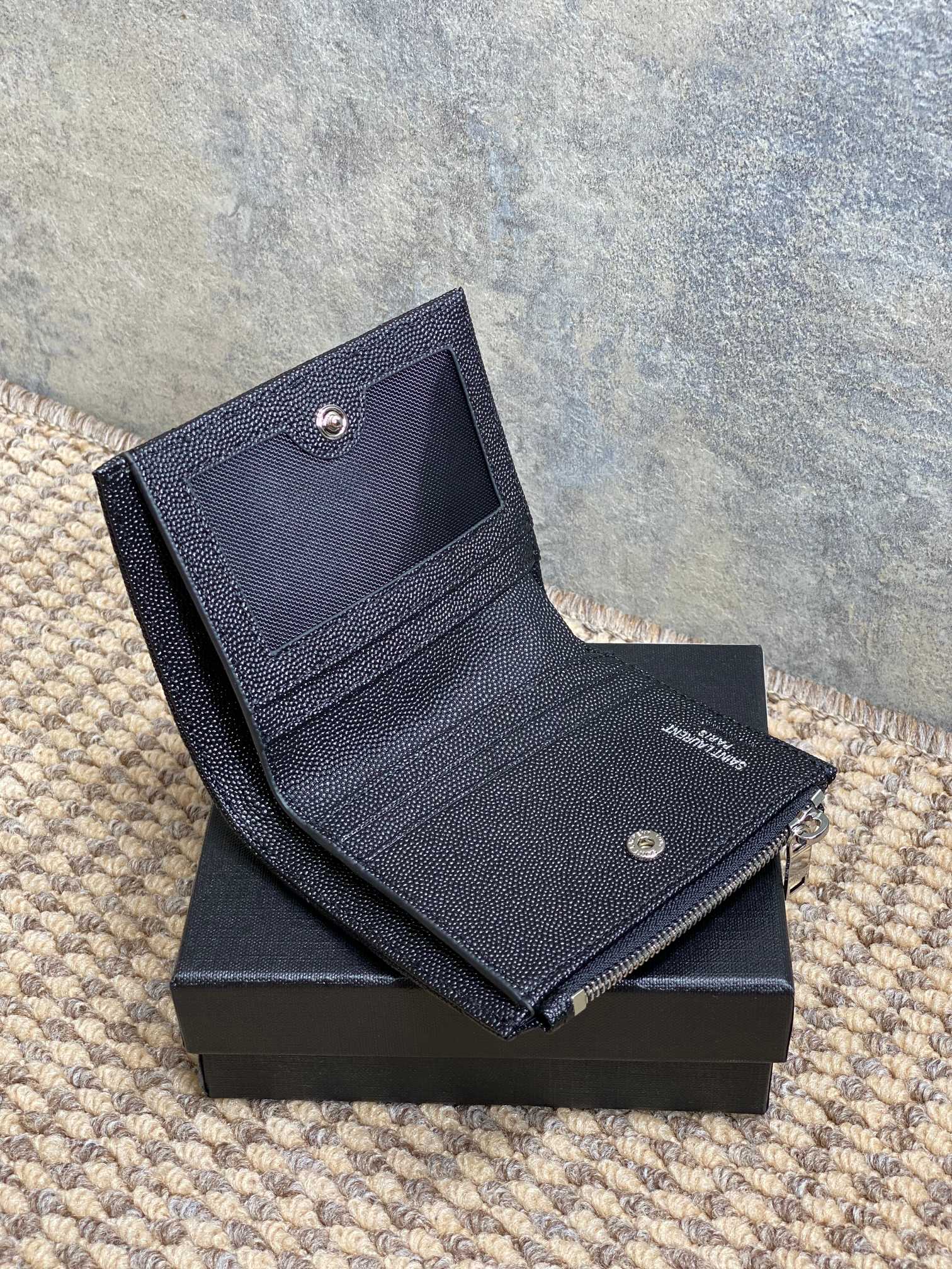 YSL Cassandre Matelassé Bi-Fold Wallet Black Caviar Cowhide Sliver HW mysite