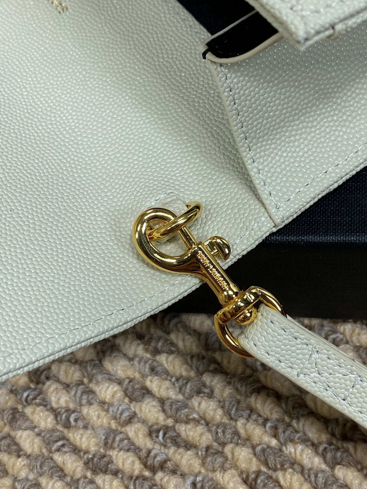 YSL Gold Hardware Logo Clutch 21cm White Caviar Cowhide mysite