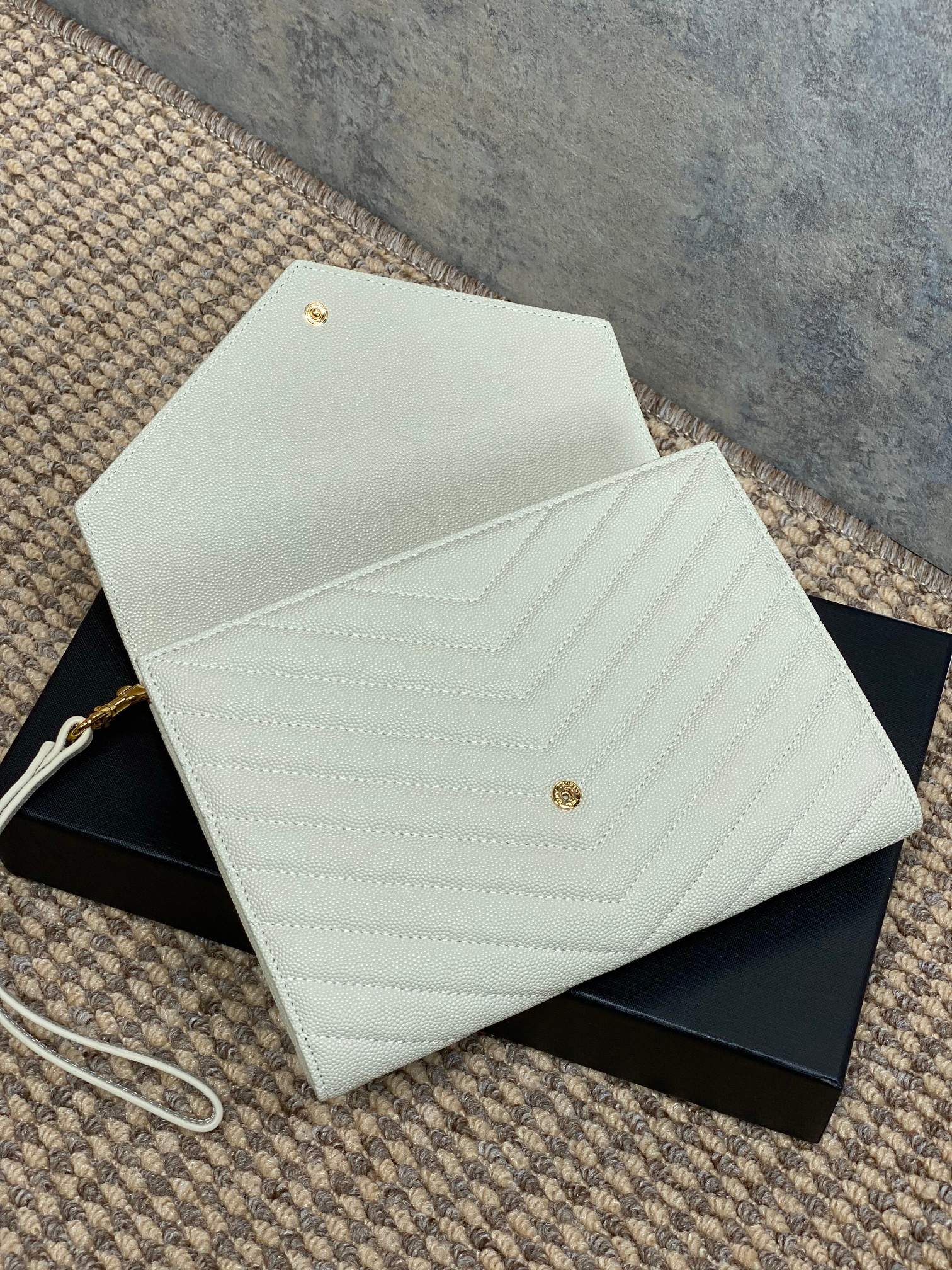 YSL Gold Hardware Logo Clutch 21cm White Caviar Cowhide mysite