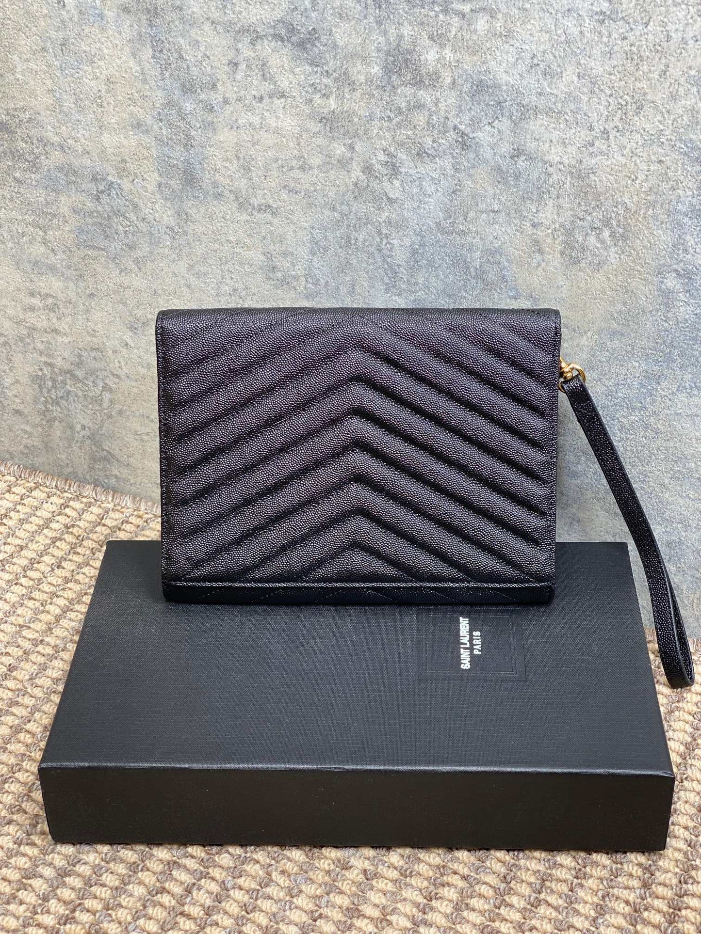 YSL Gold Hardware Logo Clutch 21cm Black Caviar Cowhide mysite