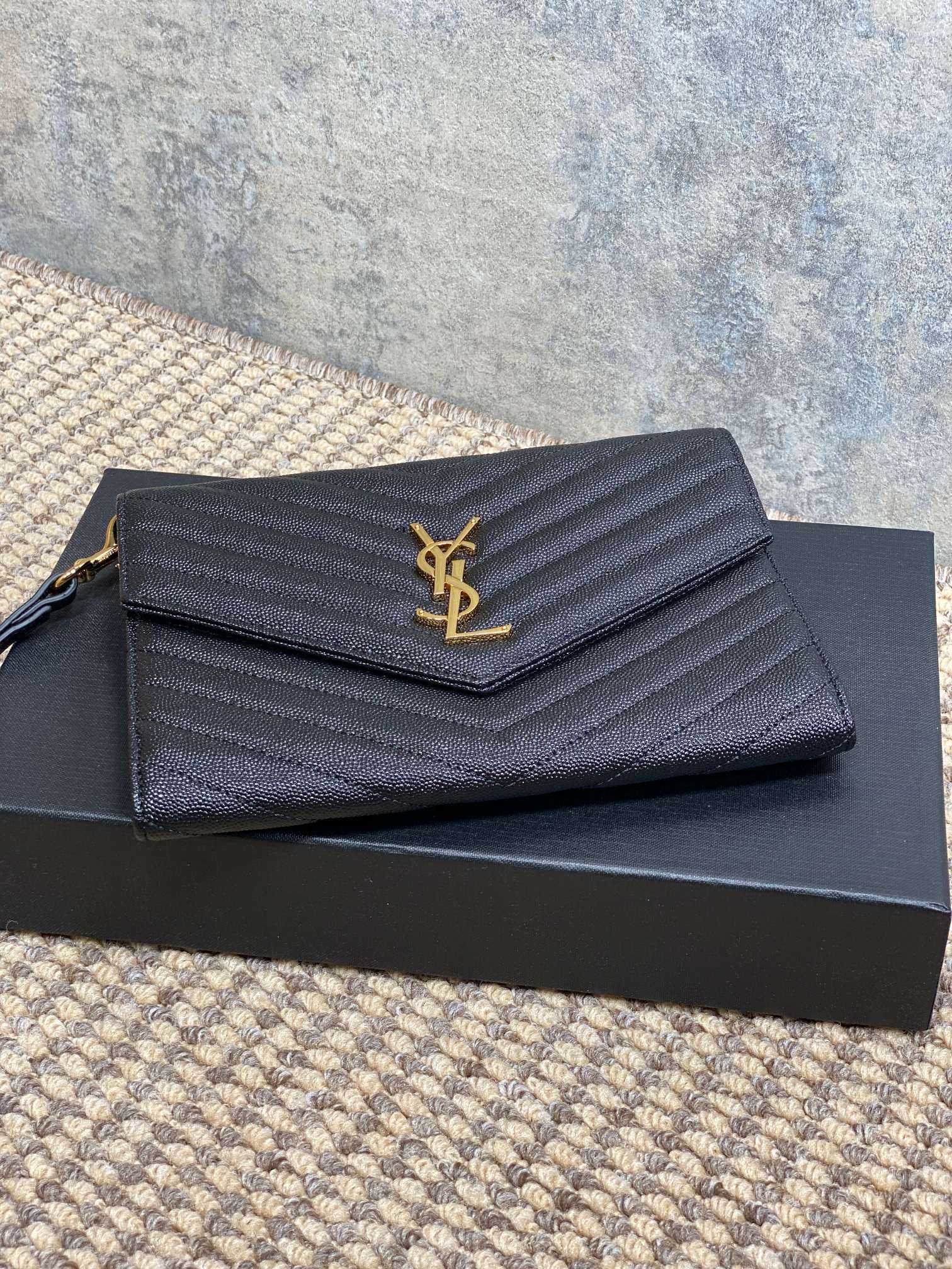 YSL Gold Hardware Logo Clutch 21cm Black Caviar Cowhide mysite