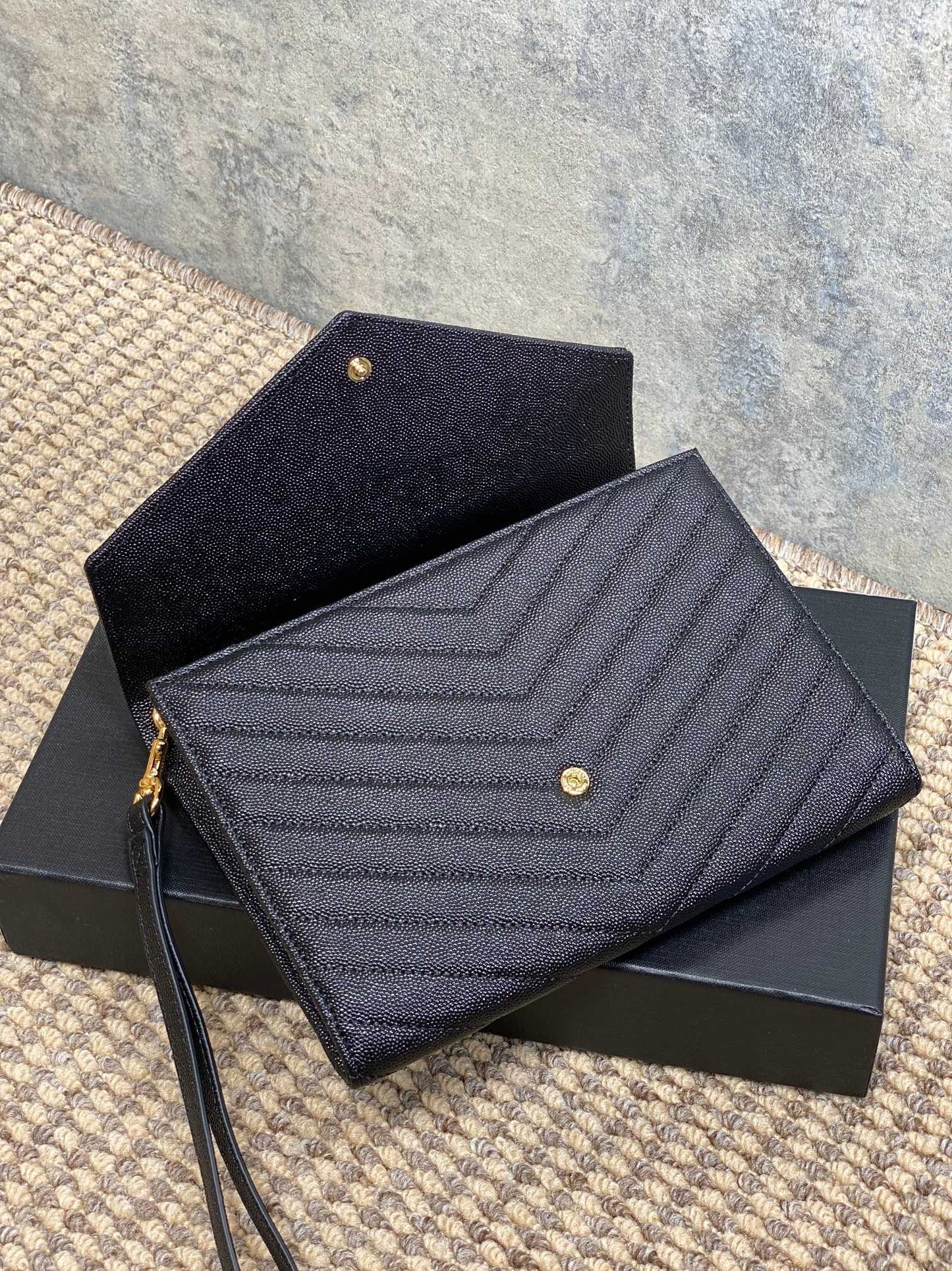 YSL Gold Hardware Logo Clutch 21cm Black Caviar Cowhide mysite