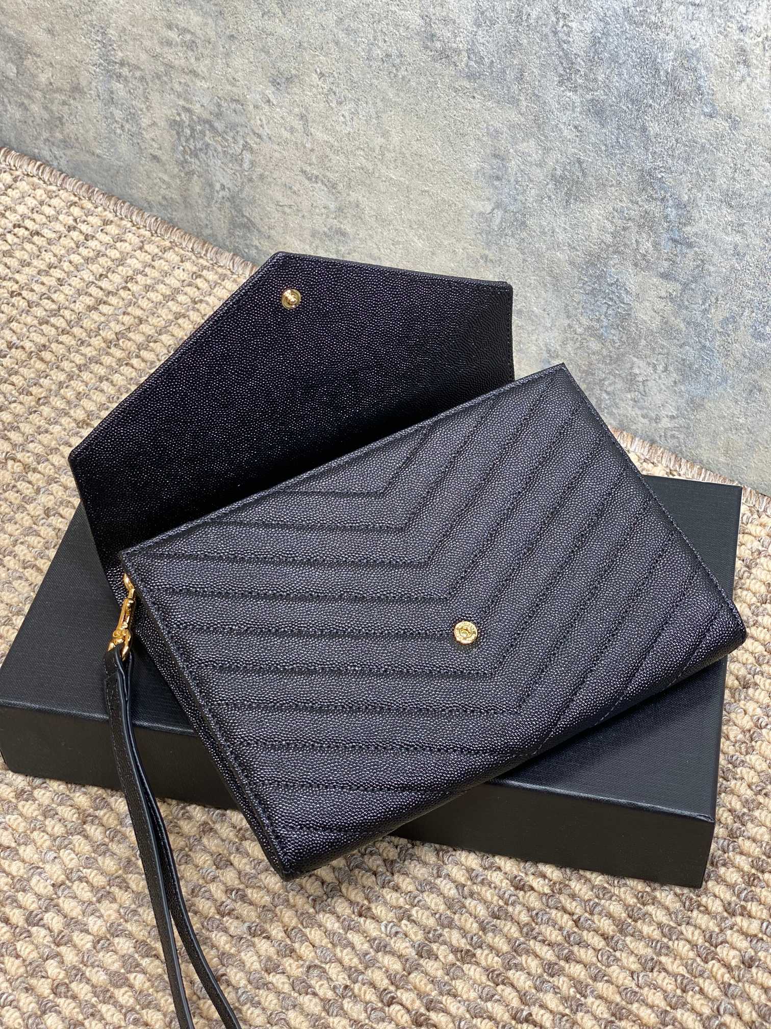 YSL Gold Hardware Logo Clutch 21cm Black Caviar Cowhide mysite