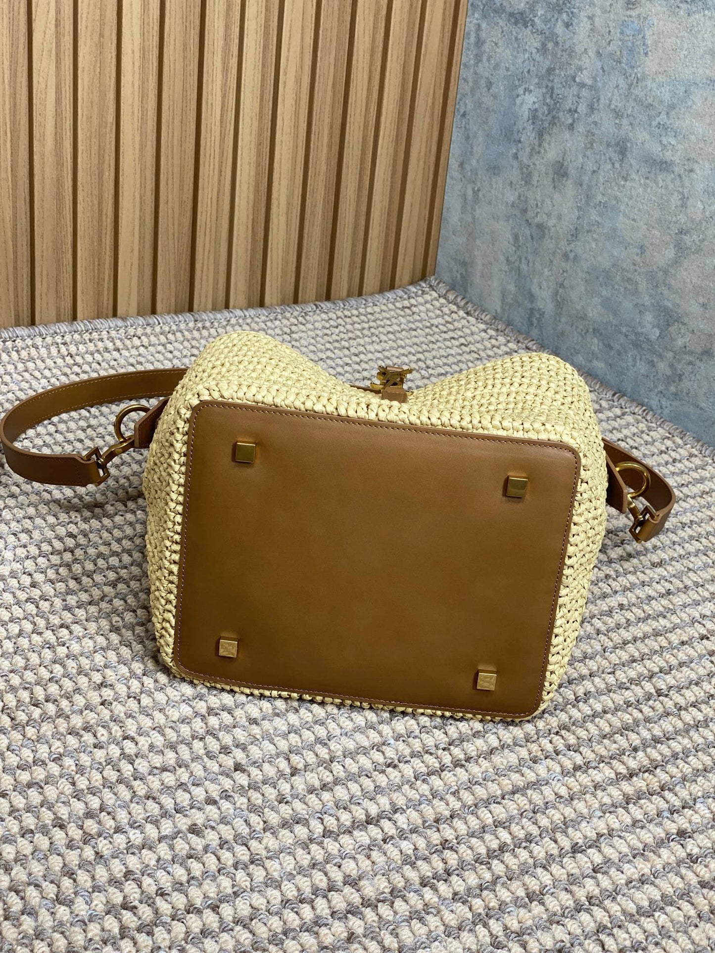 le 37 woven raffia 20cm brown calfskin mysite