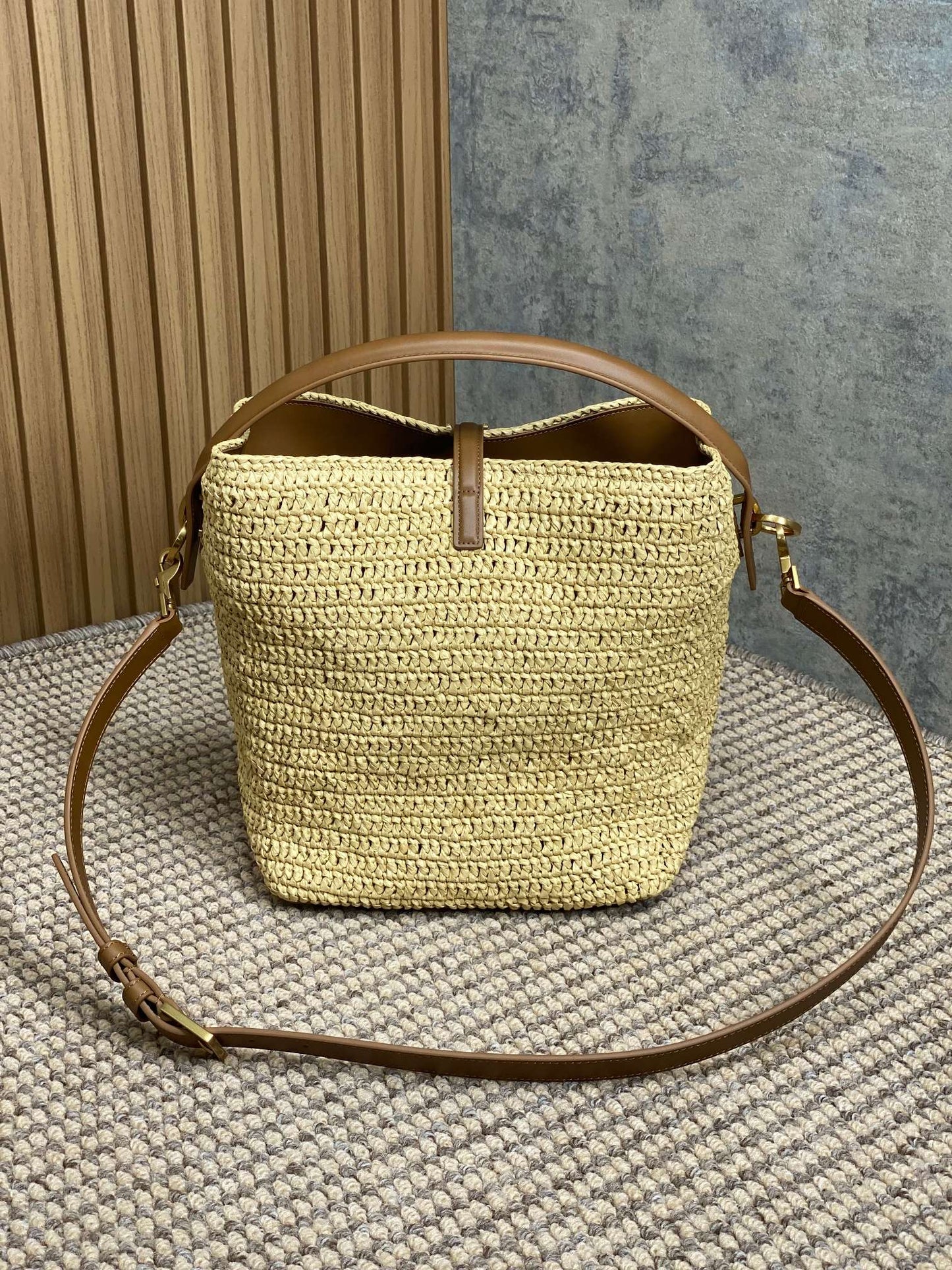 le 37 woven raffia 20cm brown calfskin mysite