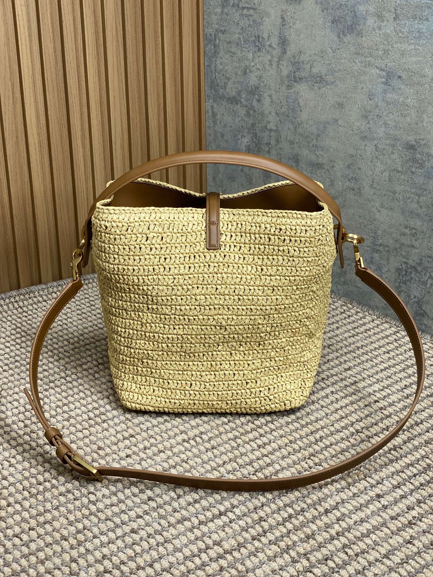 le 37 woven raffia 20cm brown calfskin mysite