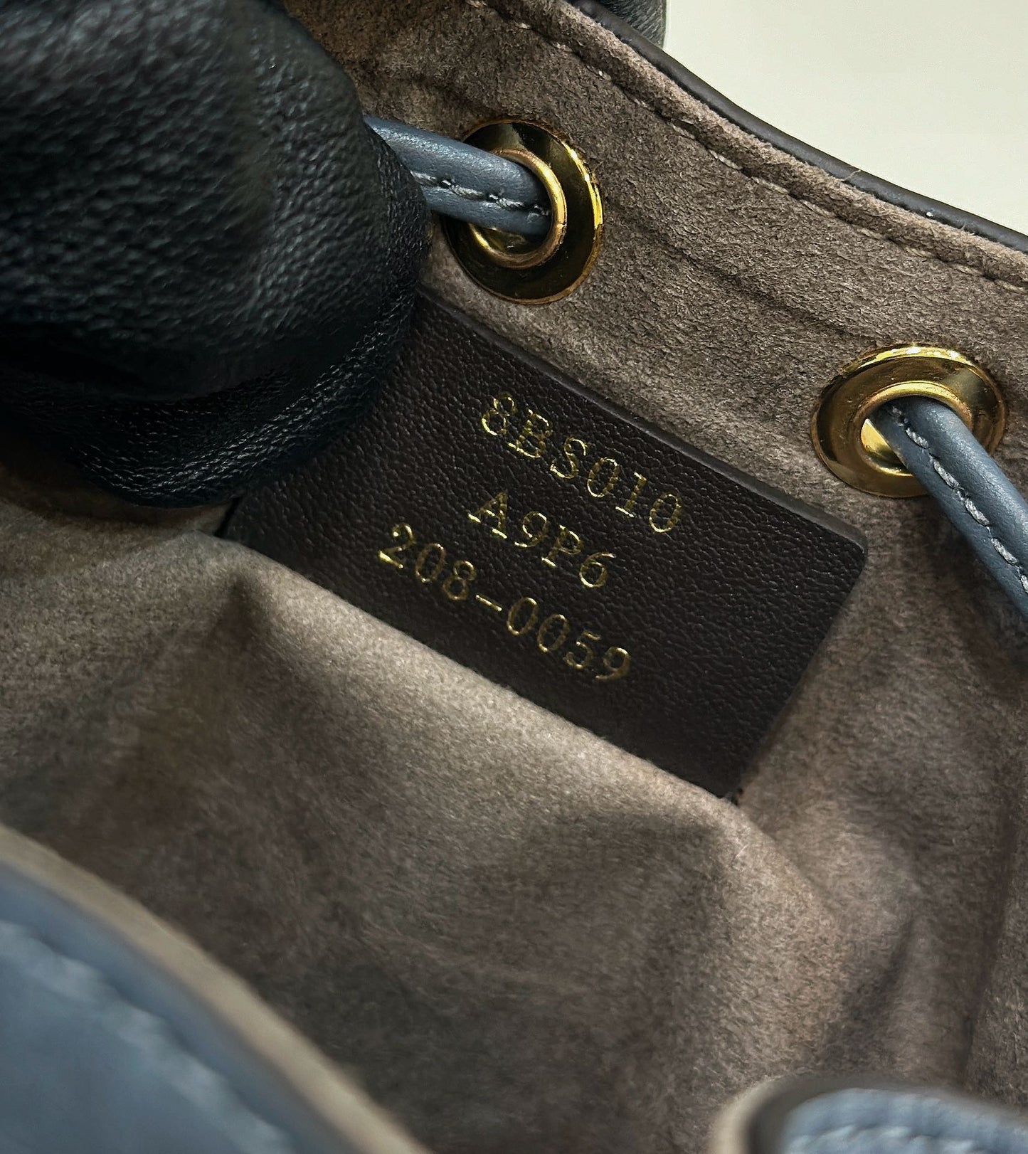 MON TRESOR 18 IN COLORFUL CANVAS WITH FF MOTIF EMBROIDERED mysite