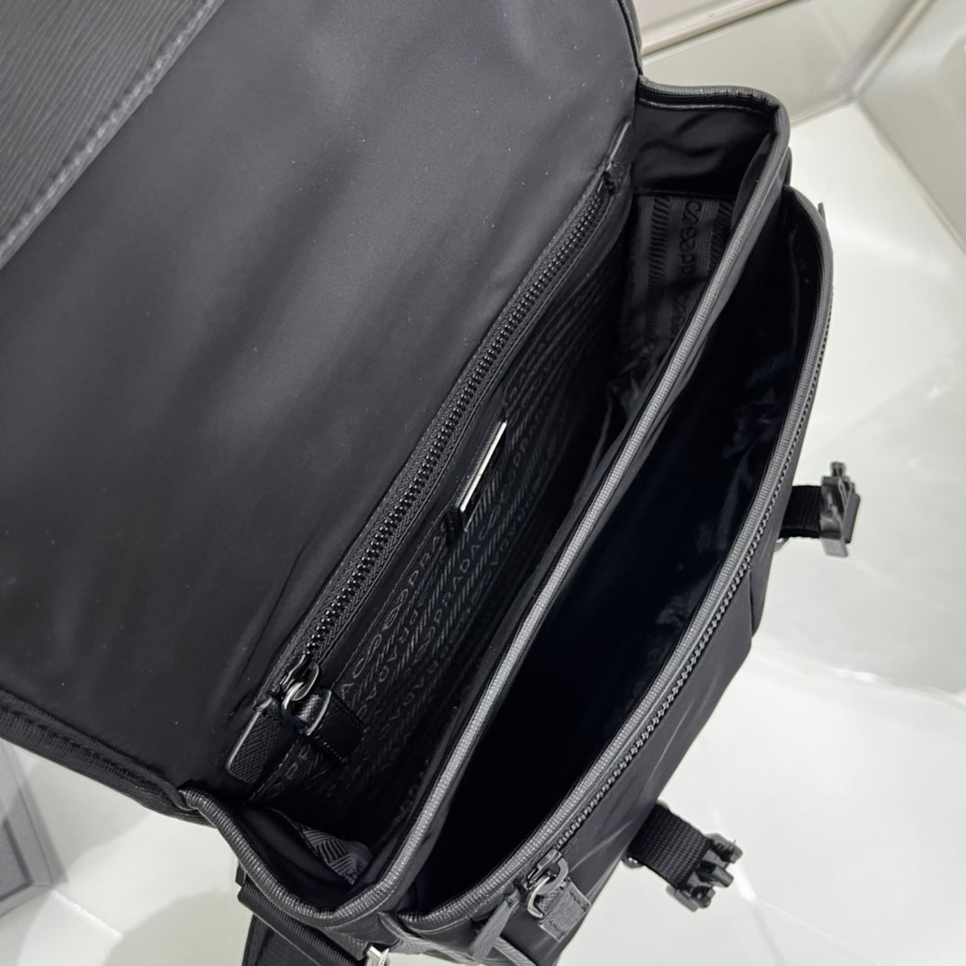 PRA 26 SHOULDER BAG IN BLACK RE-NYLON AND SAFFIANO LEATHER mysite