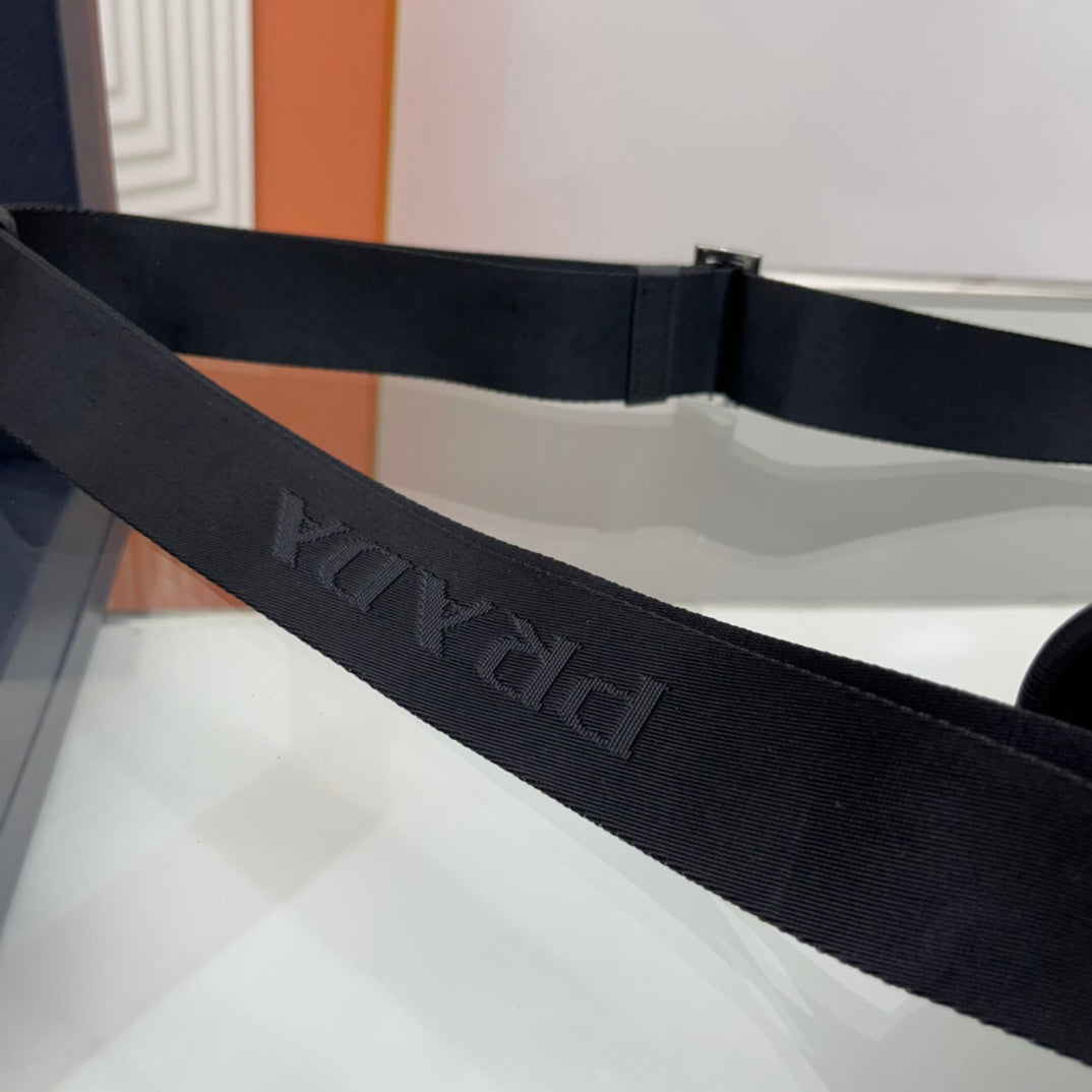 PRA 26 SHOULDER BAG IN BLACK RE-NYLON AND SAFFIANO LEATHER mysite