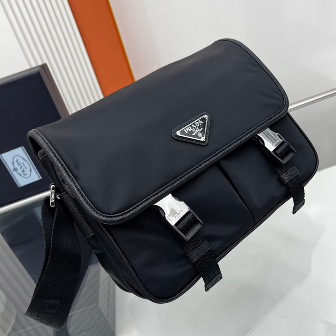 PRA 26 SHOULDER BAG IN BLACK RE-NYLON AND SAFFIANO LEATHER mysite