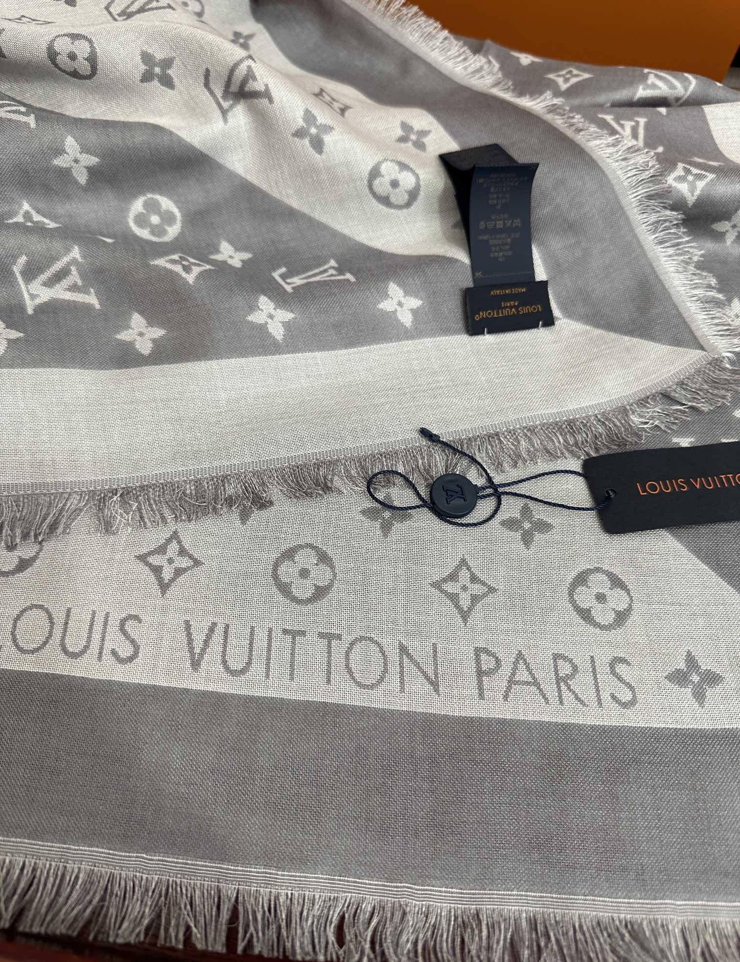 MONOGRAM 140 CM SQUARE SCARF IN STEEL GRAY MIX WHITE CASHMERE 391109 mysite