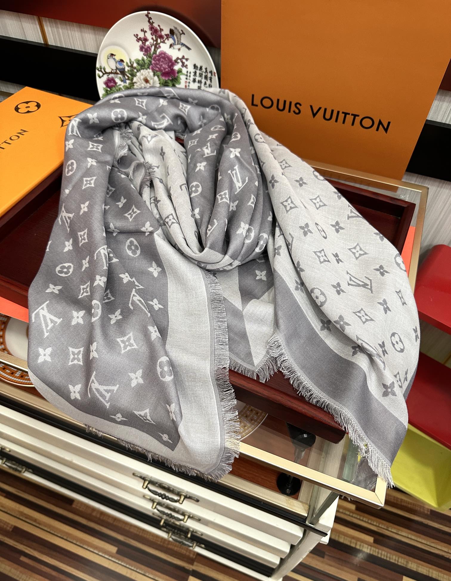 MONOGRAM 140 CM SQUARE SCARF IN STEEL GRAY MIX WHITE CASHMERE 391109 mysite