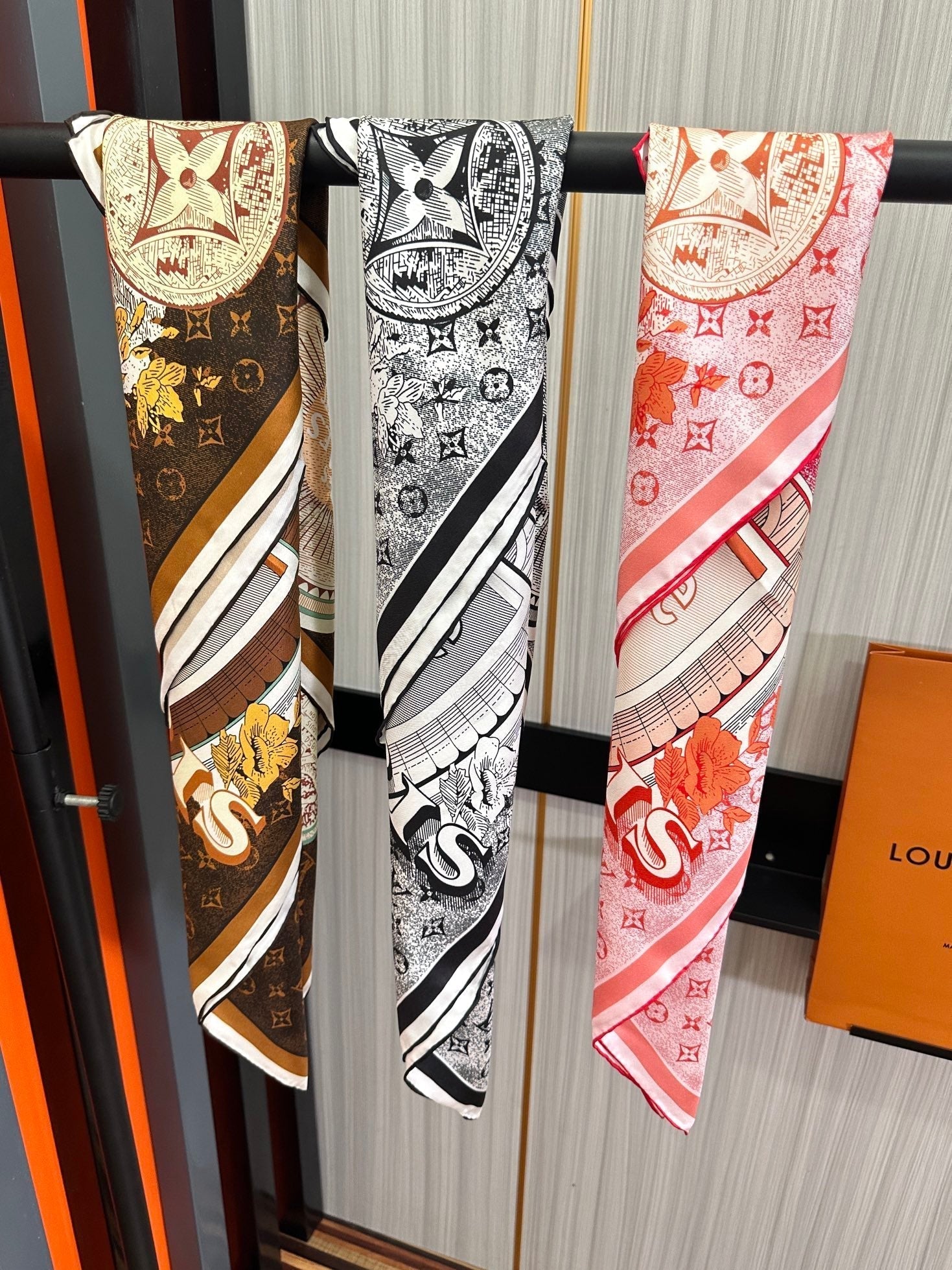 SQUARE SILK SCARF MALLES MERVEILLEUSES 90 CM BLACK MIX WHITE 399997 mysite