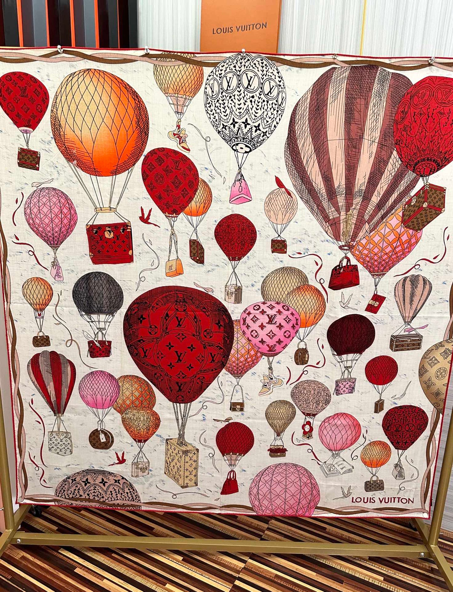 UP AND AWAY 140 CM SQUARE SILK SCARF COLORFUL 400072 mysite