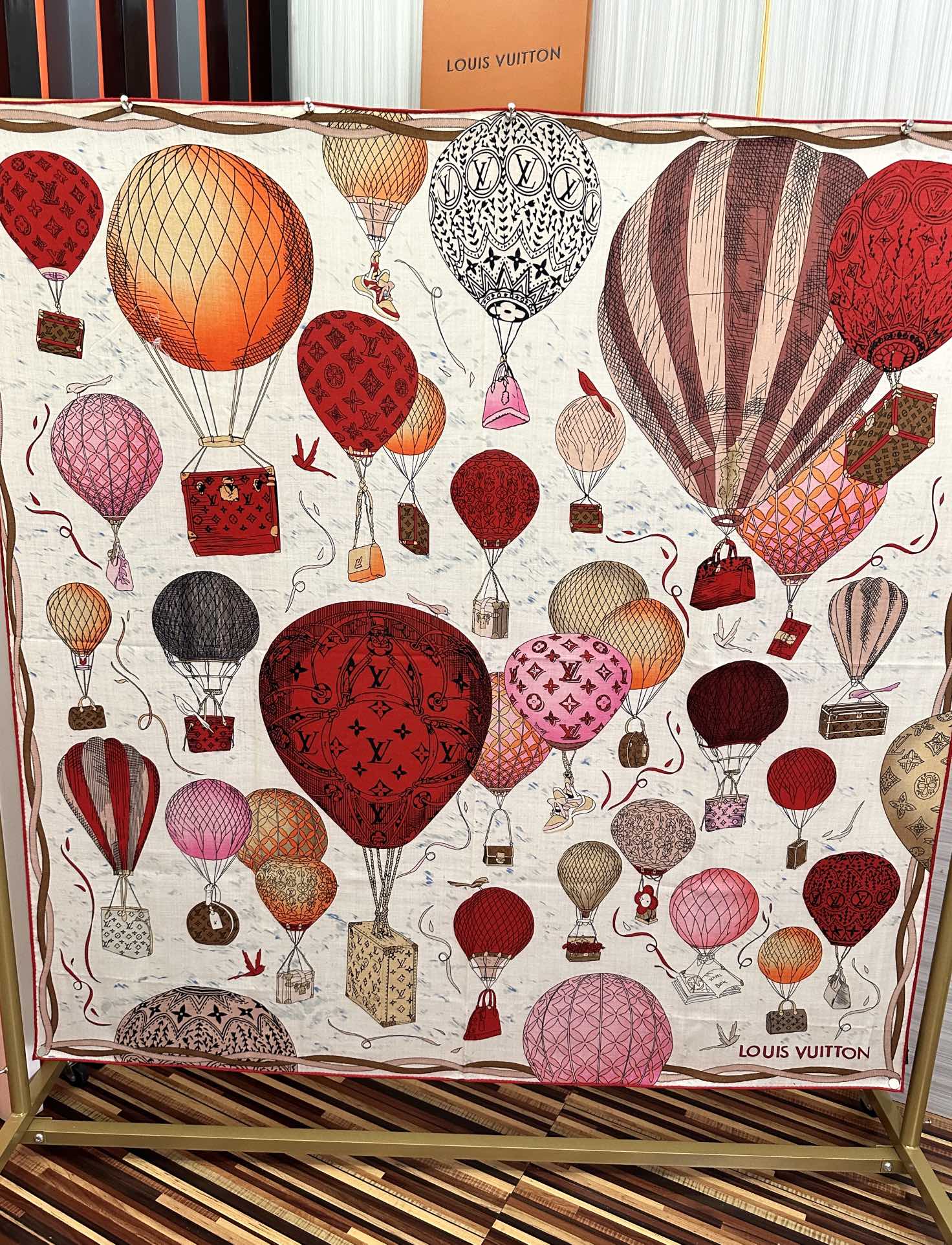 UP AND AWAY 140 CM SQUARE SILK SCARF COLORFUL 400072 mysite